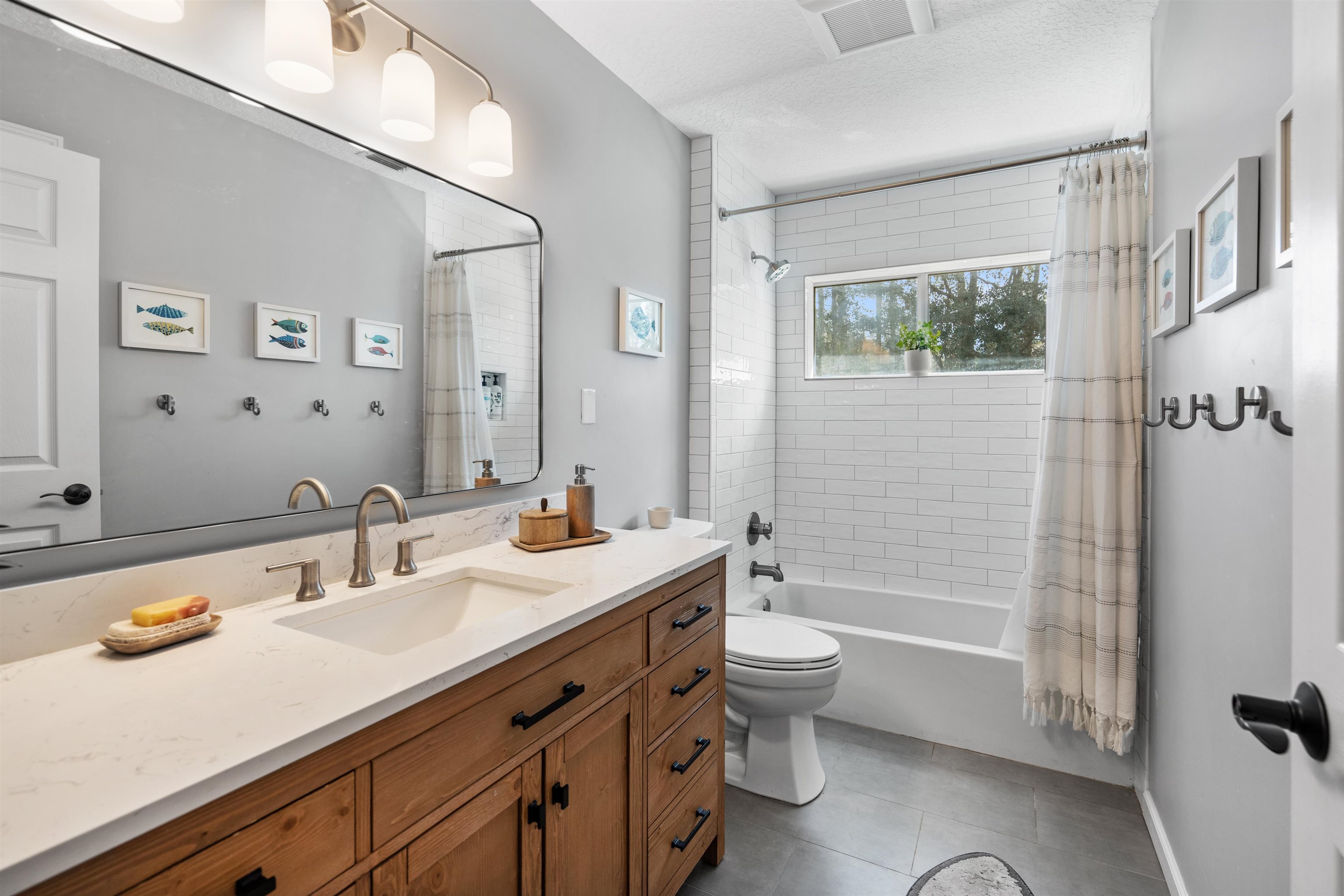 Image 39 of 63 For 221 Cacique Drive