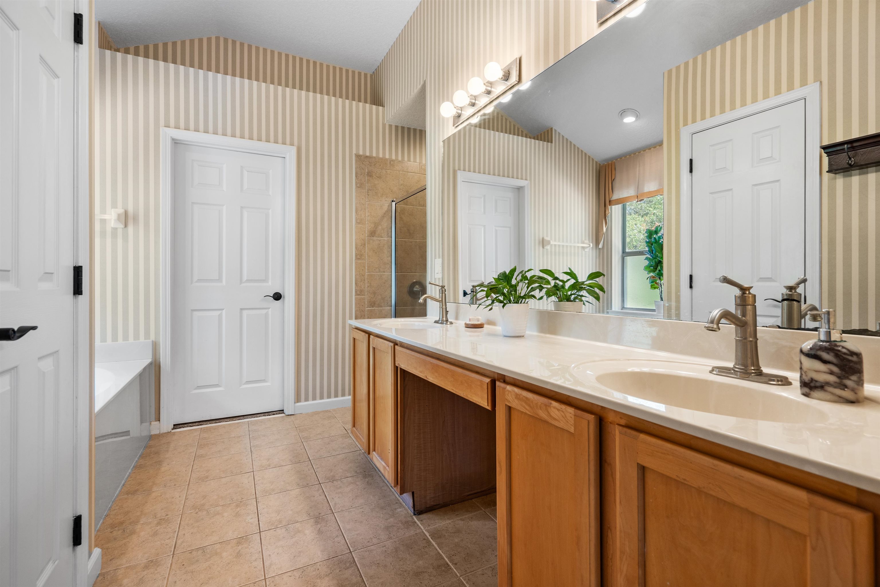 Image 43 of 63 For 221 Cacique Drive