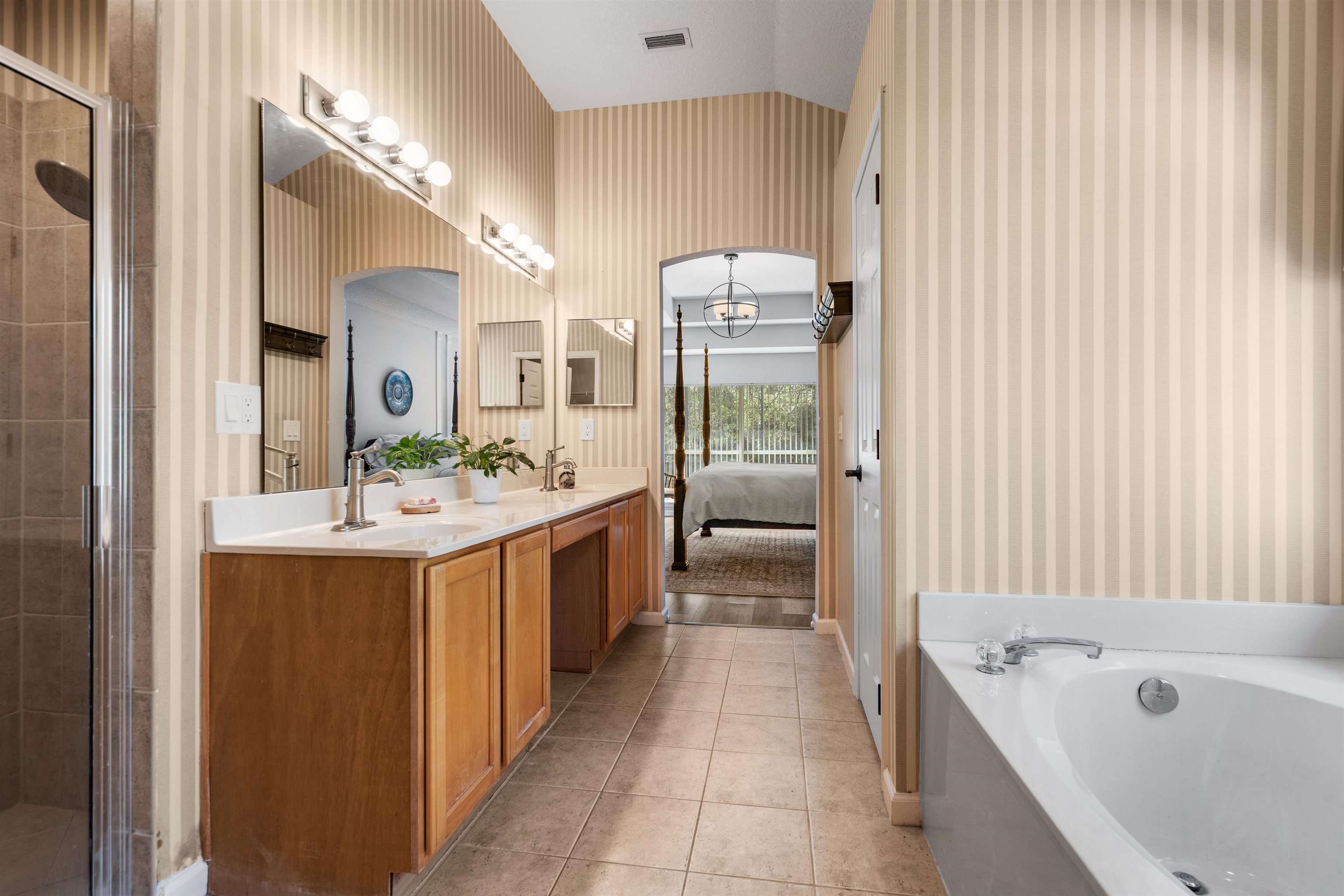 Image 44 of 63 For 221 Cacique Drive