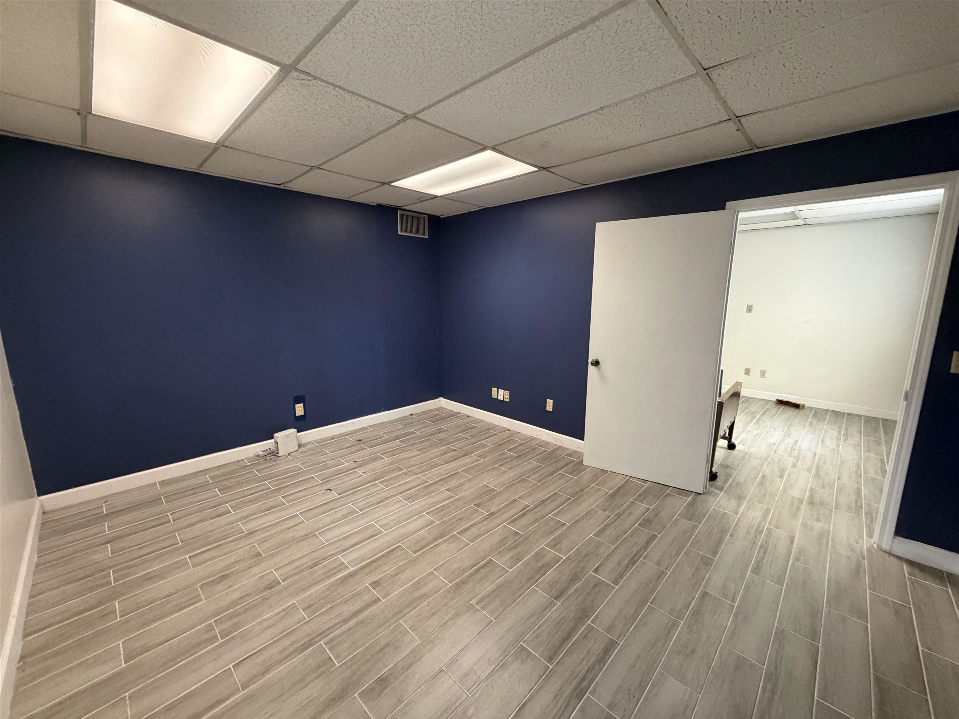 Image 9 of 12 For 550 Balmoral Cir N 301-302