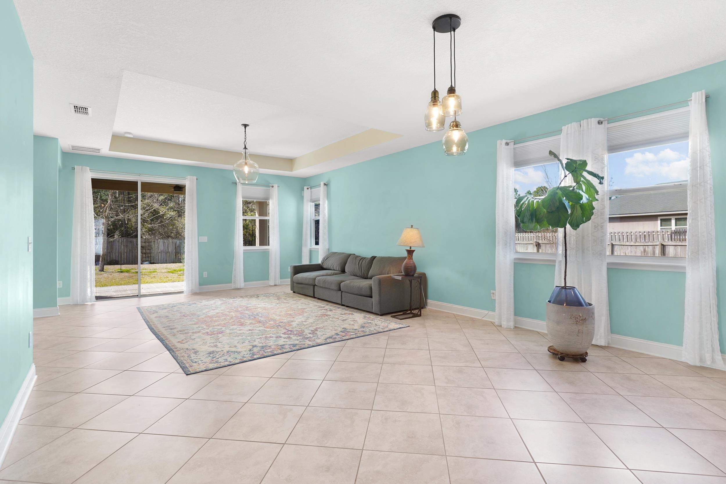 Image 12 of 43 For 104 Diamond Lake Drive