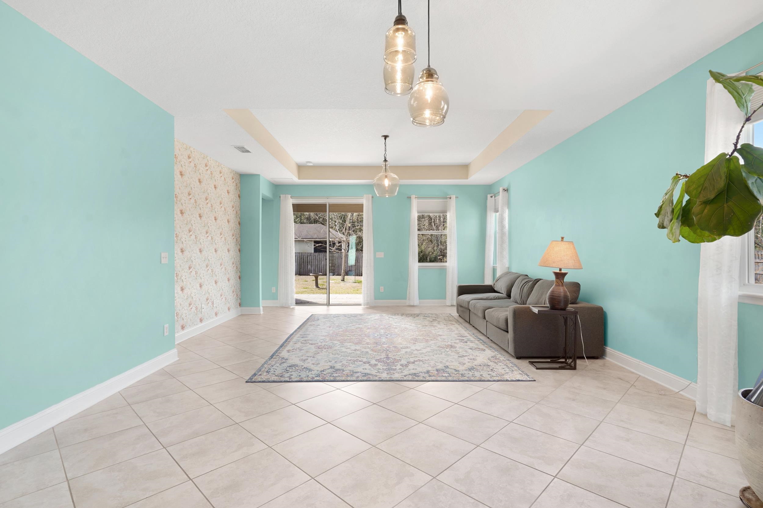 Image 13 of 43 For 104 Diamond Lake Drive