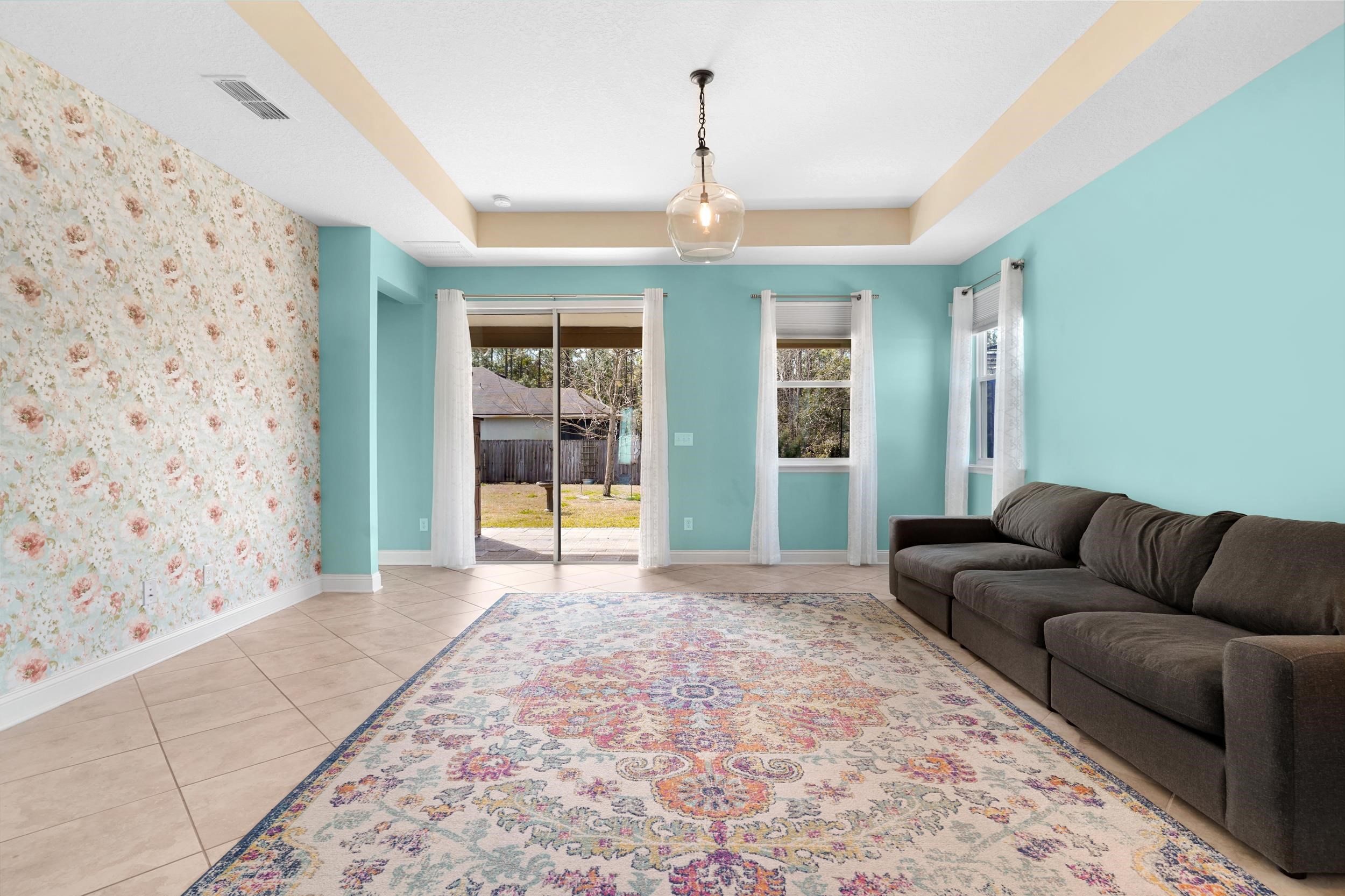 Image 14 of 43 For 104 Diamond Lake Drive