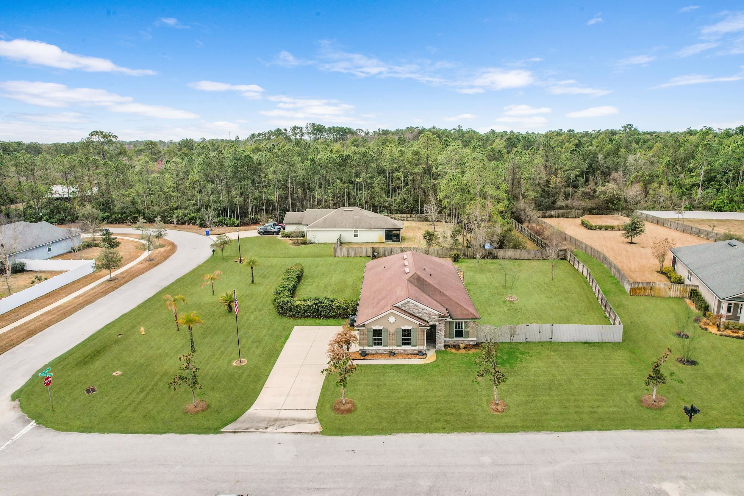 Image 2 of 43 For 104 Diamond Lake Drive