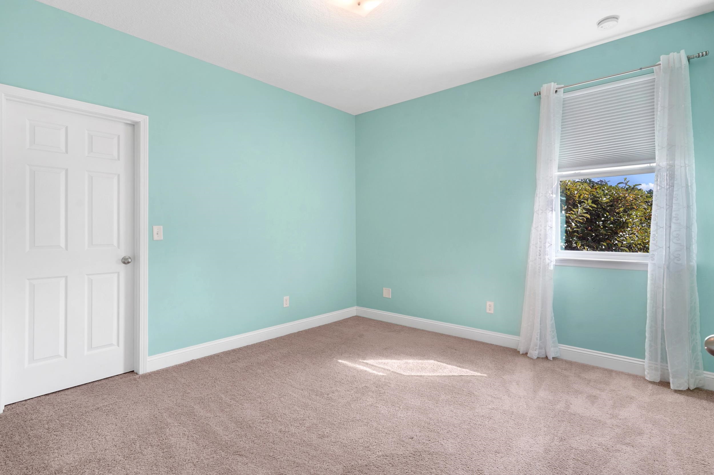 Image 23 of 43 For 104 Diamond Lake Drive