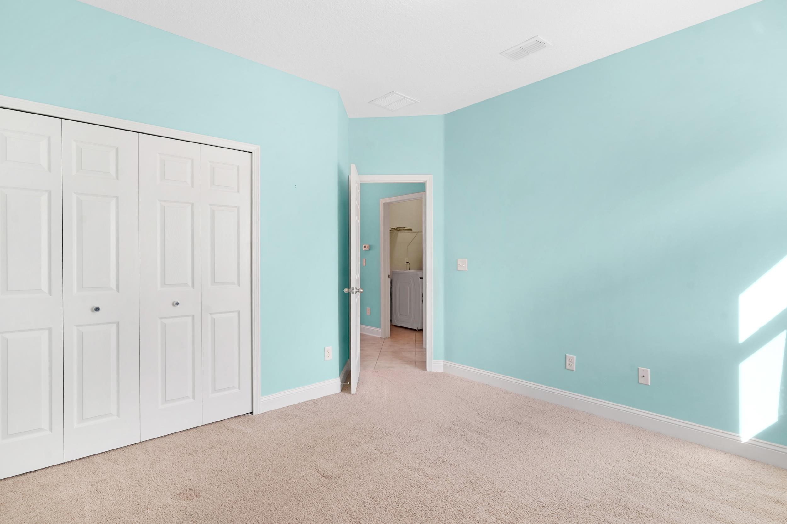 Image 24 of 43 For 104 Diamond Lake Drive