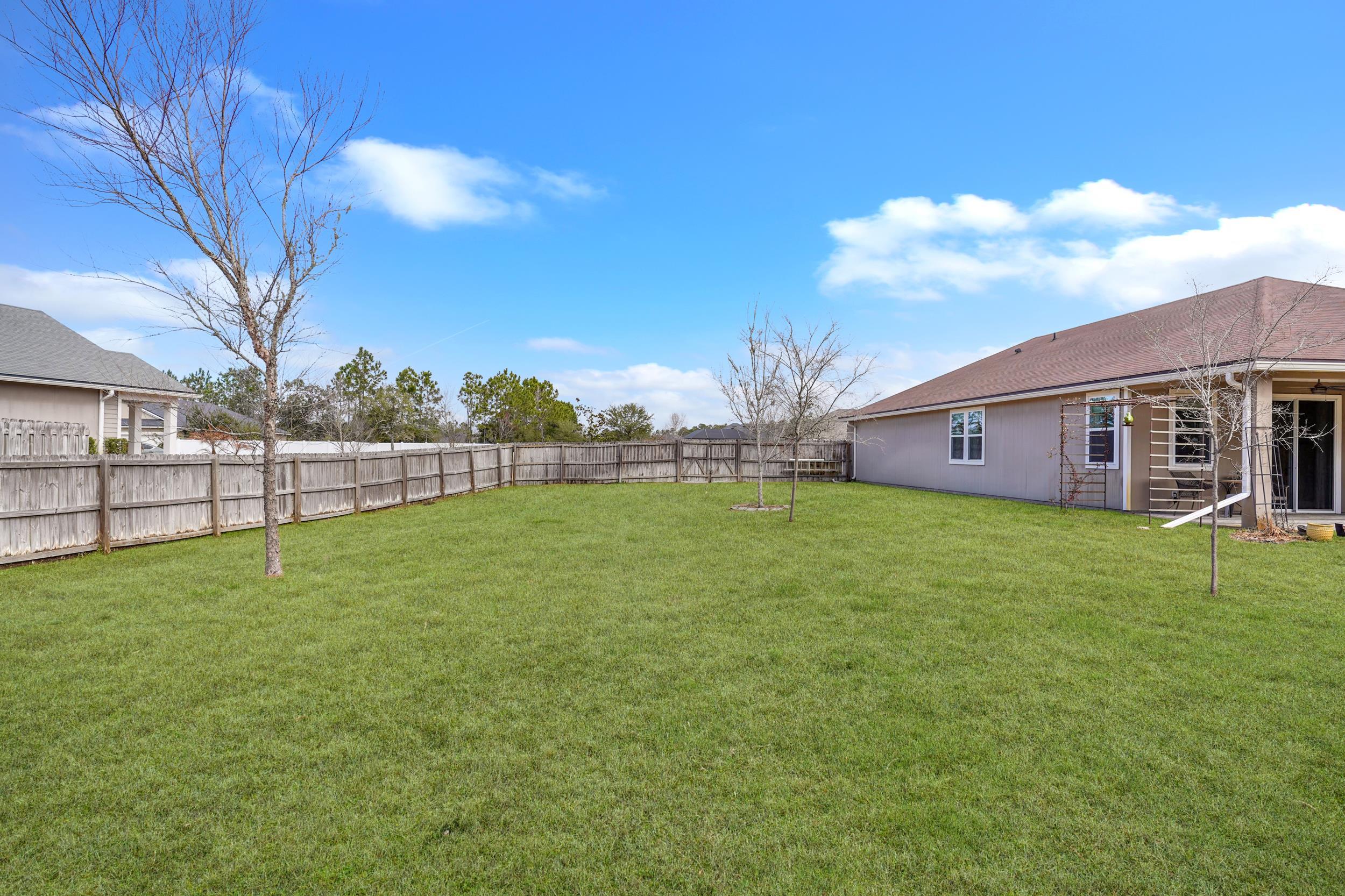 Image 36 of 43 For 104 Diamond Lake Drive