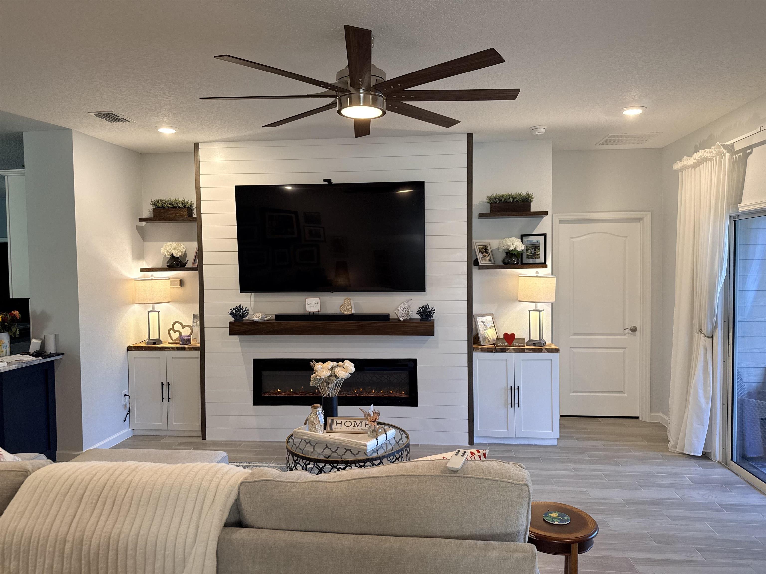 Image 12 of 44 For 20 Trumpco Dr