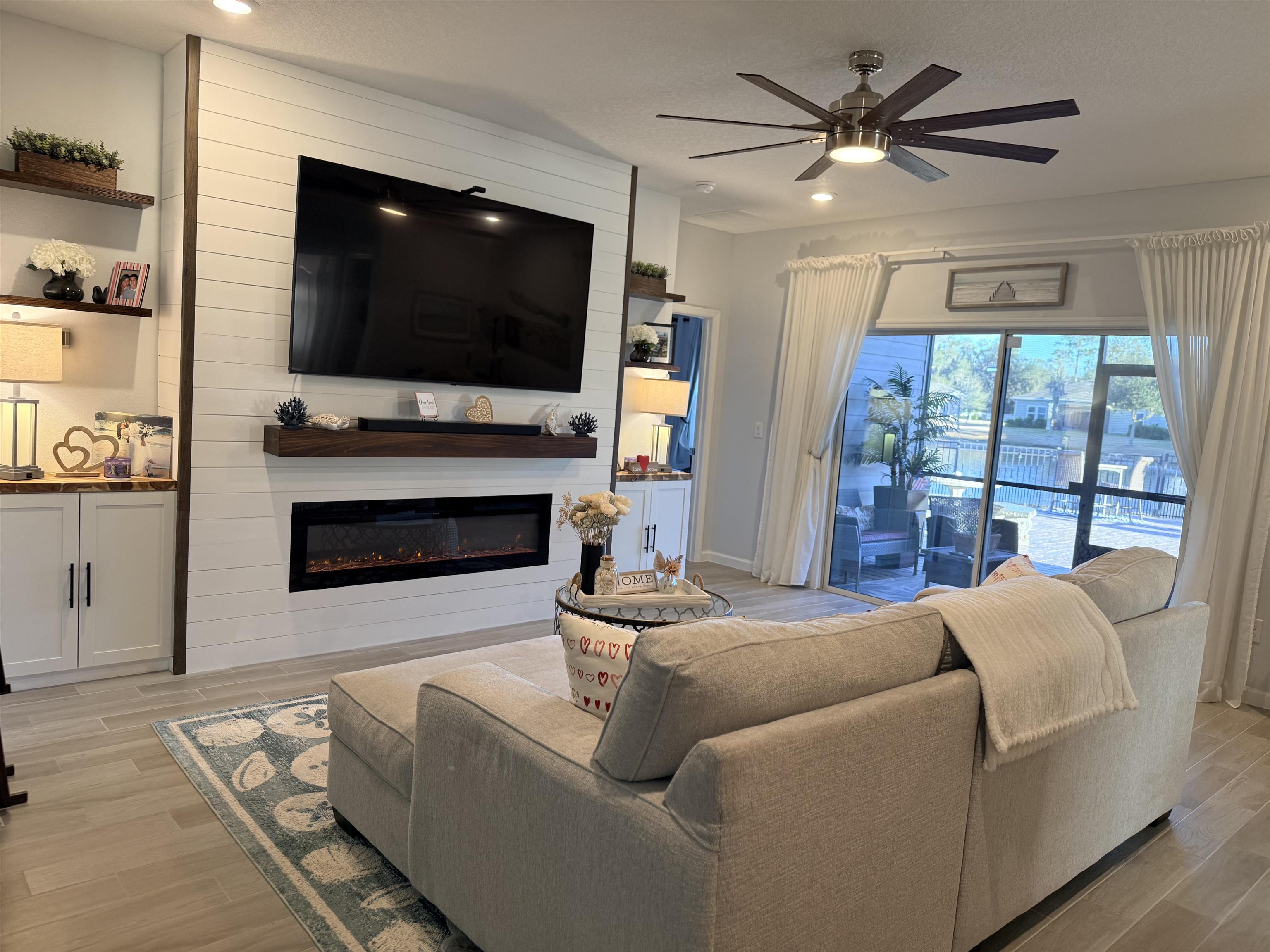 Image 13 of 44 For 20 Trumpco Dr