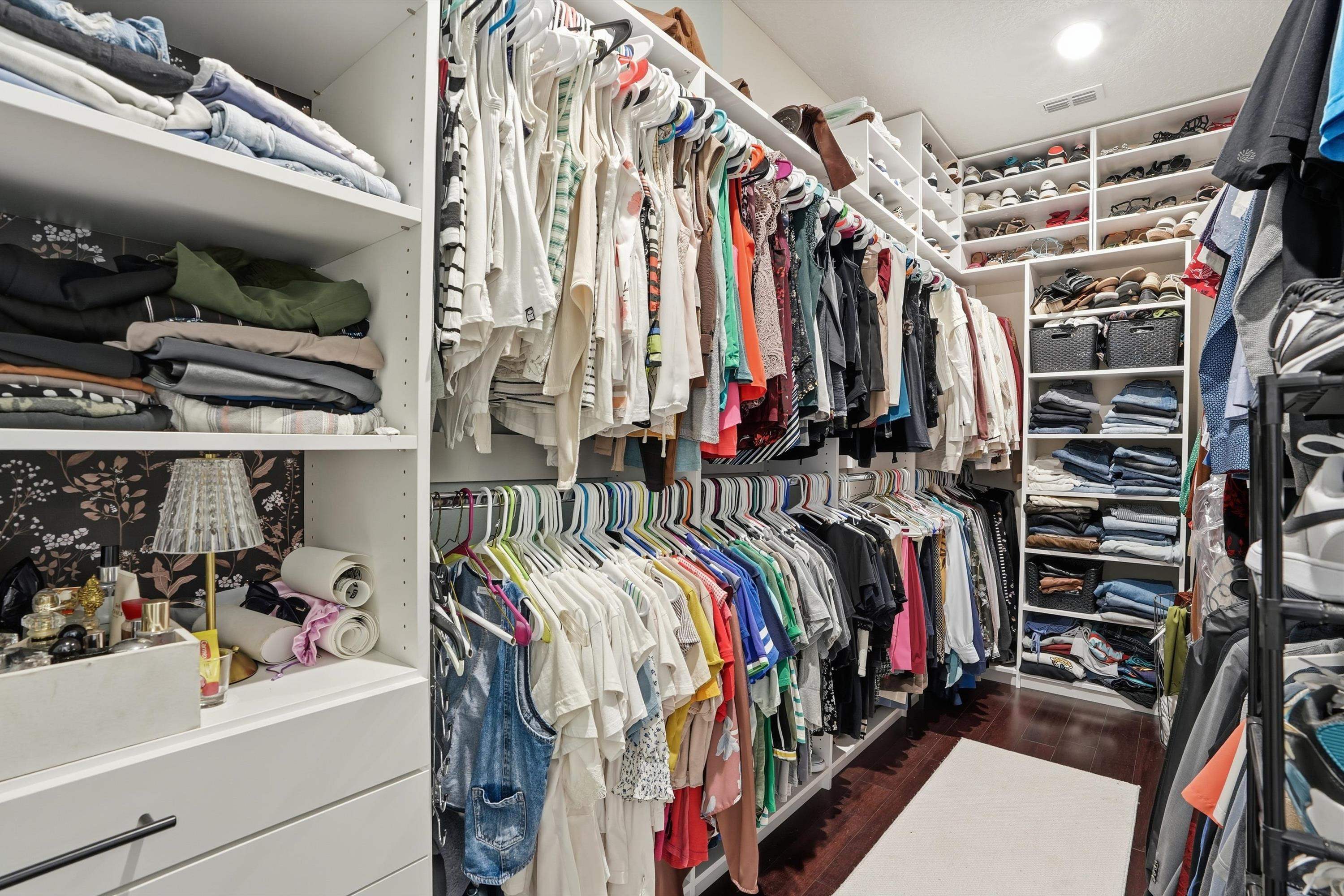 Image 19 of 44 For 20 Trumpco Dr