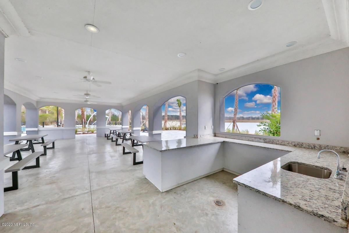 Image 26 of 44 For 20 Trumpco Dr