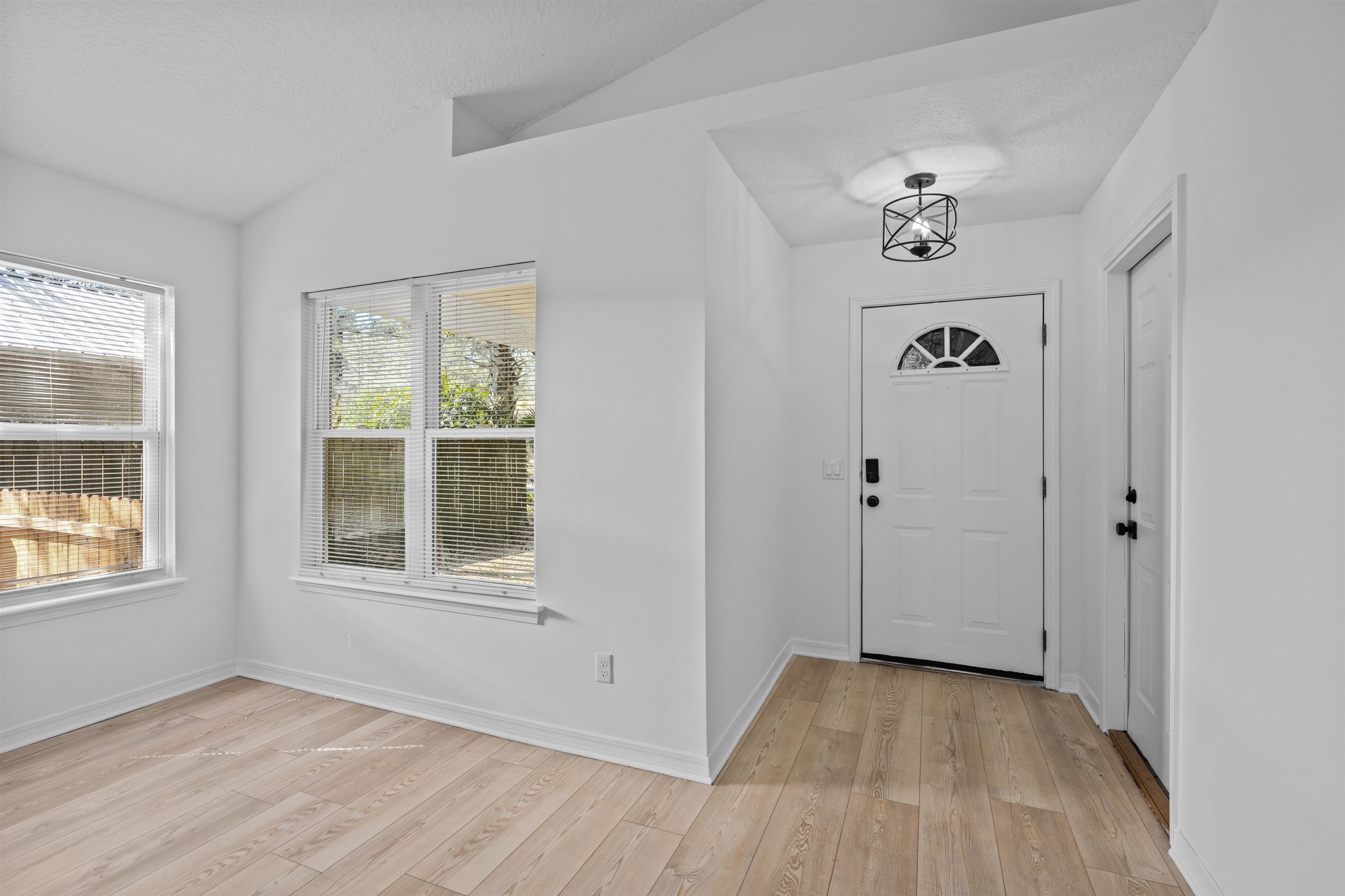 Image 15 of 41 For 236 Nesmith Avenue