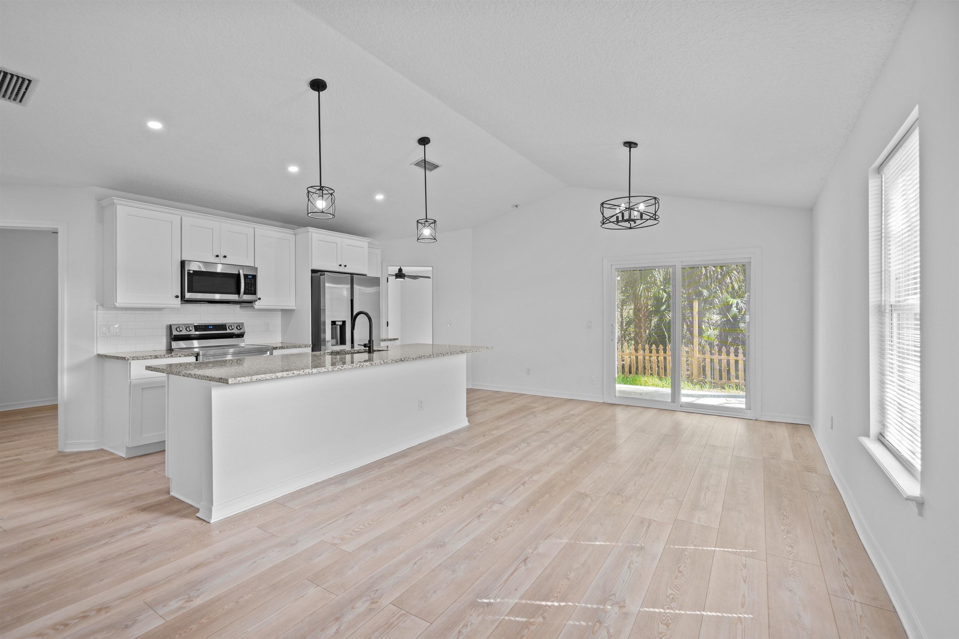 Image 18 of 41 For 236 Nesmith Avenue