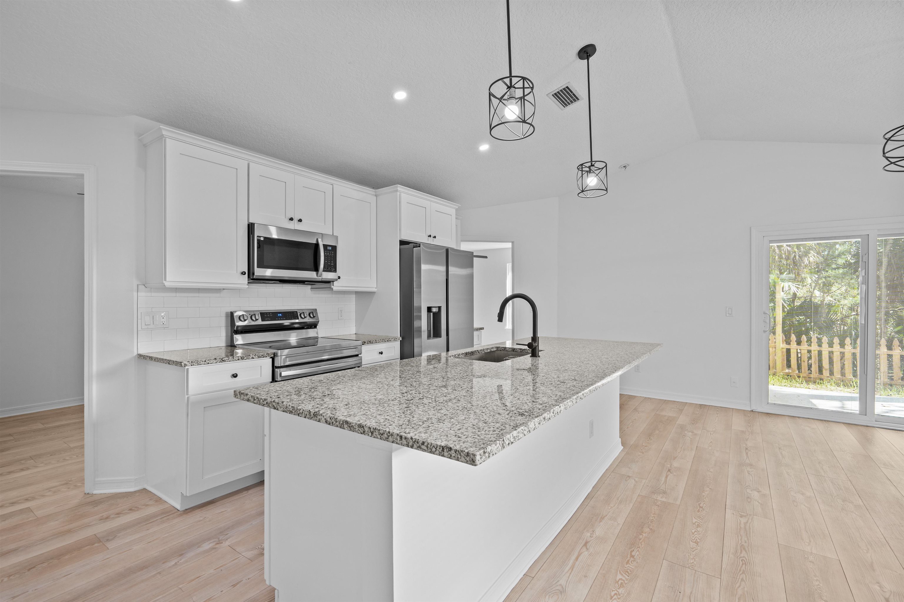 Image 19 of 41 For 236 Nesmith Avenue