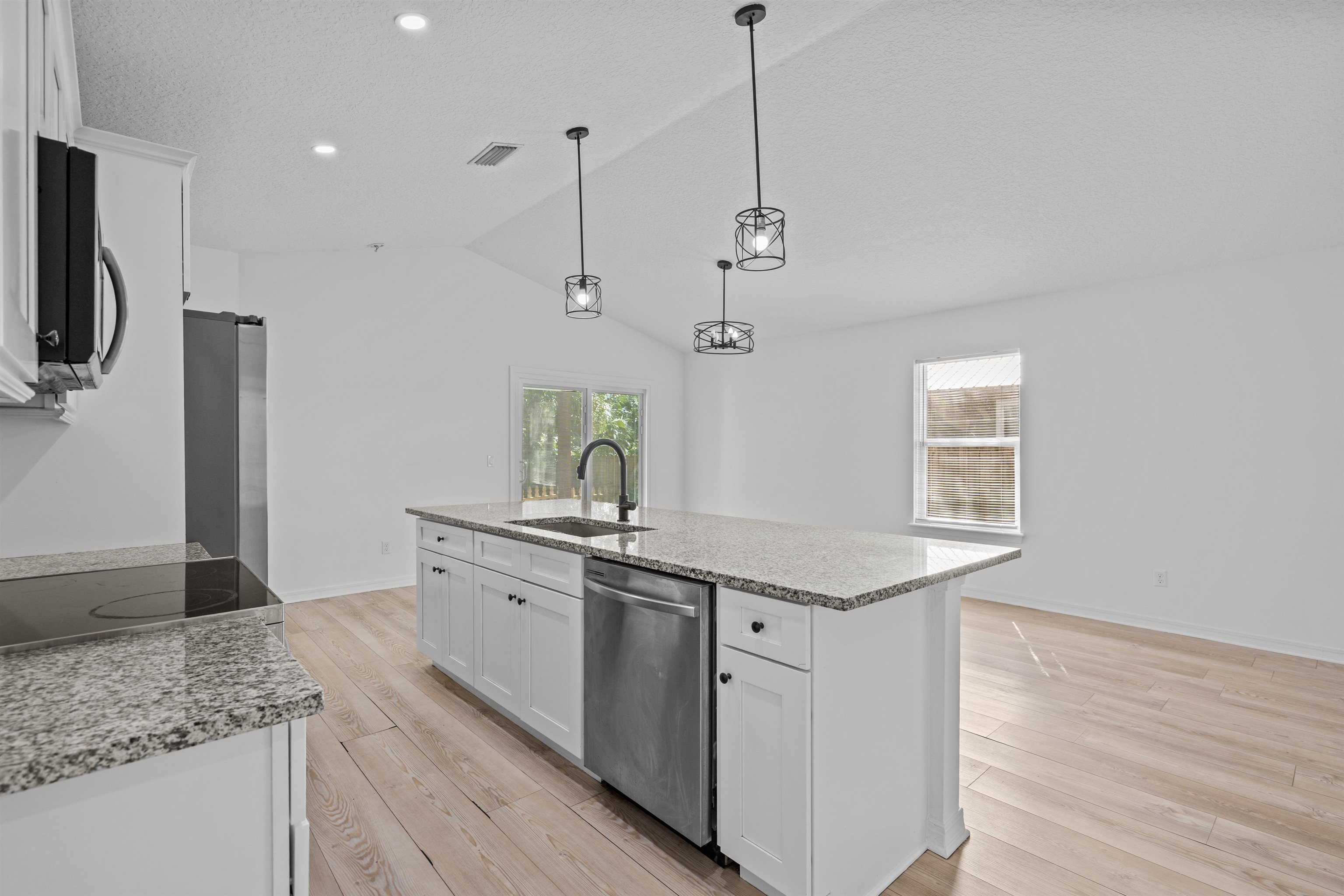 Image 20 of 41 For 236 Nesmith Avenue