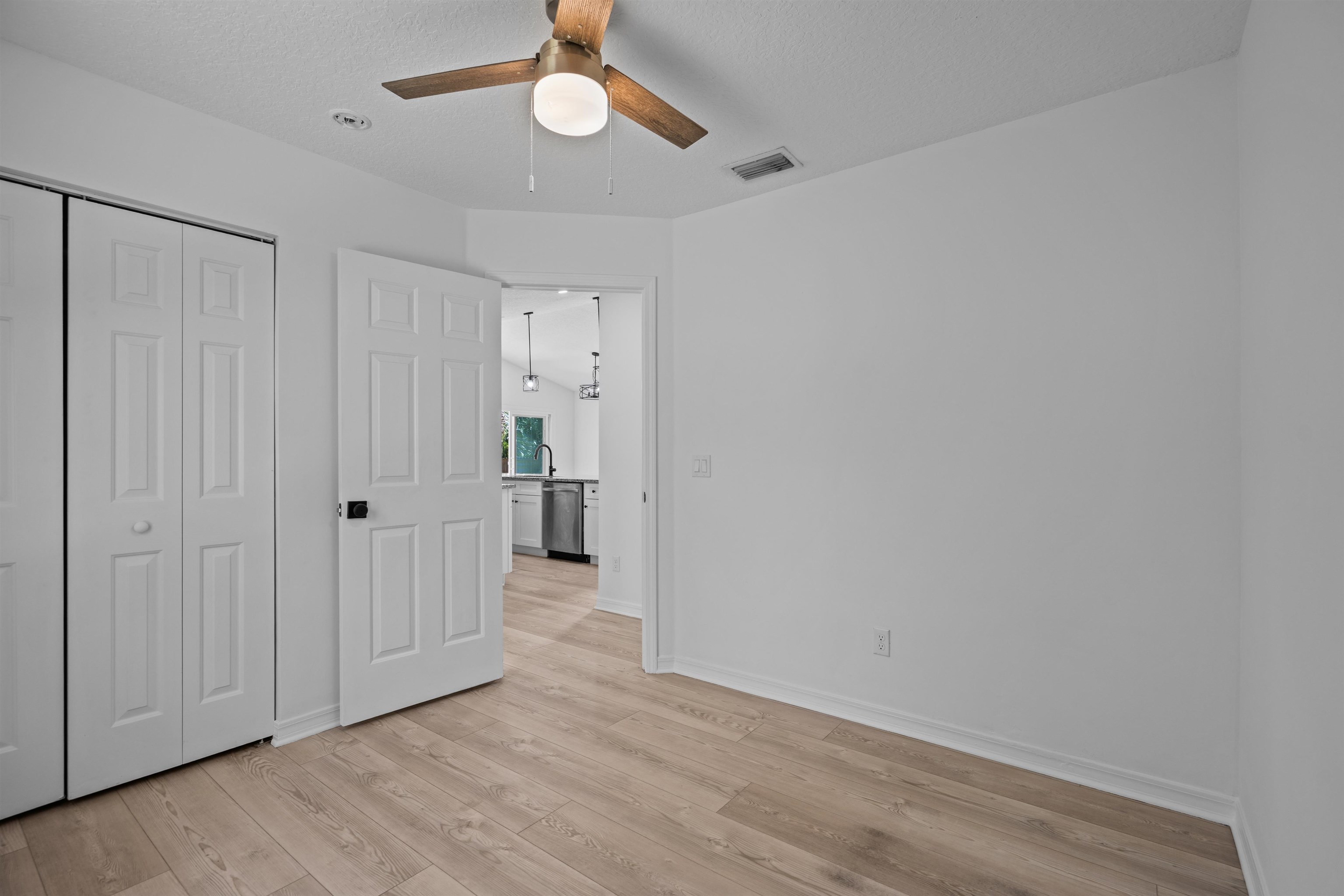 Image 28 of 41 For 236 Nesmith Avenue