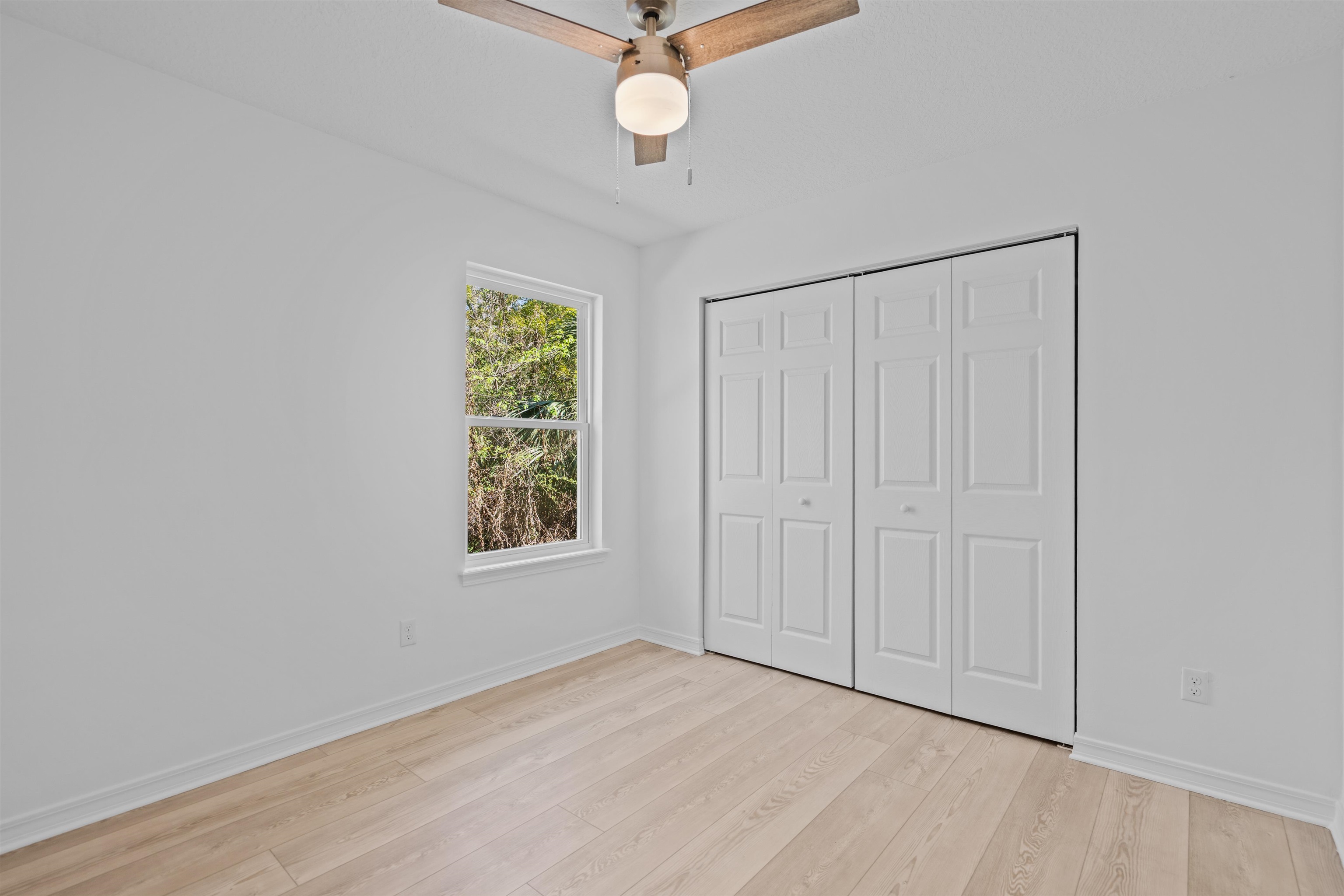 Image 29 of 41 For 236 Nesmith Avenue