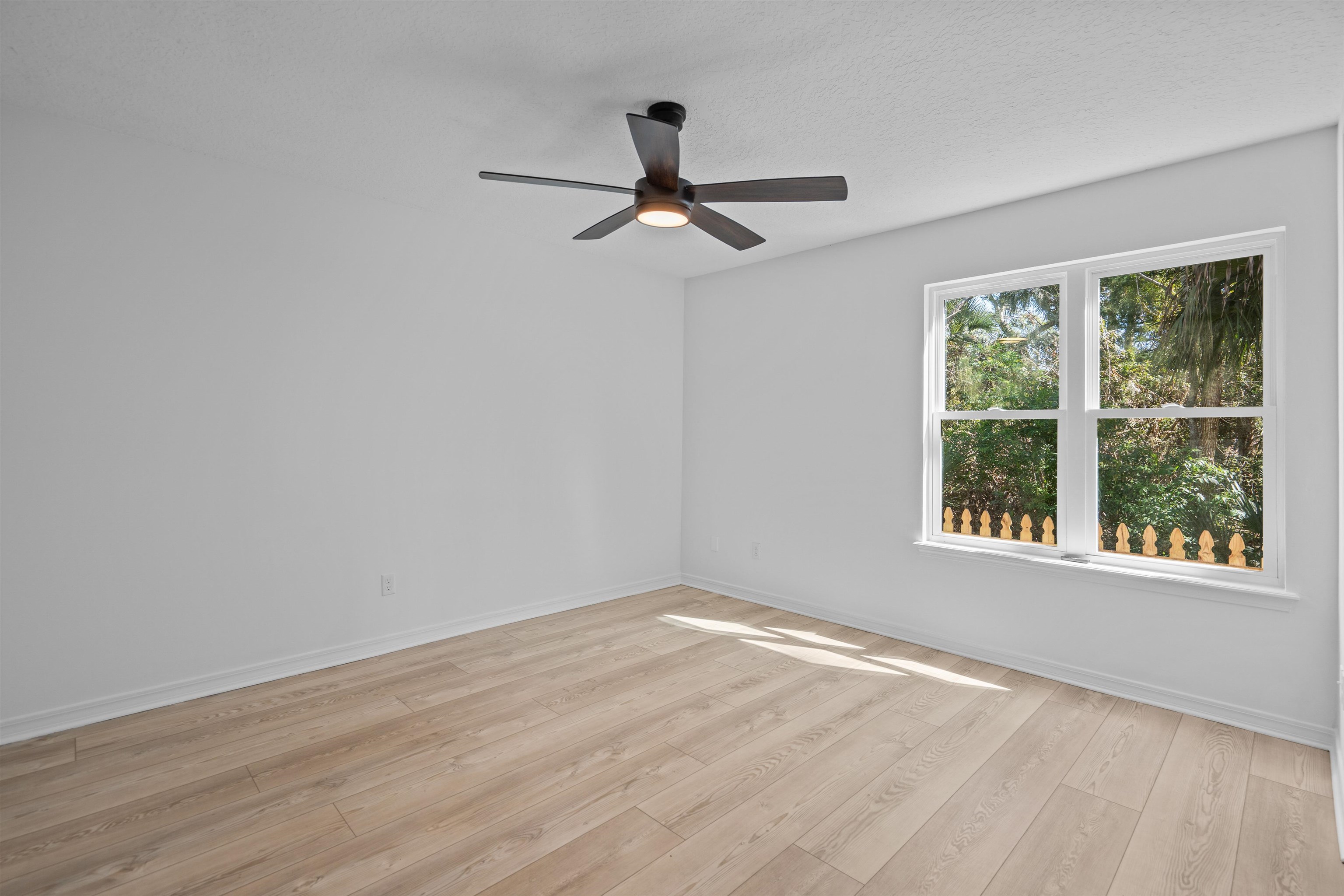 Image 32 of 41 For 236 Nesmith Avenue