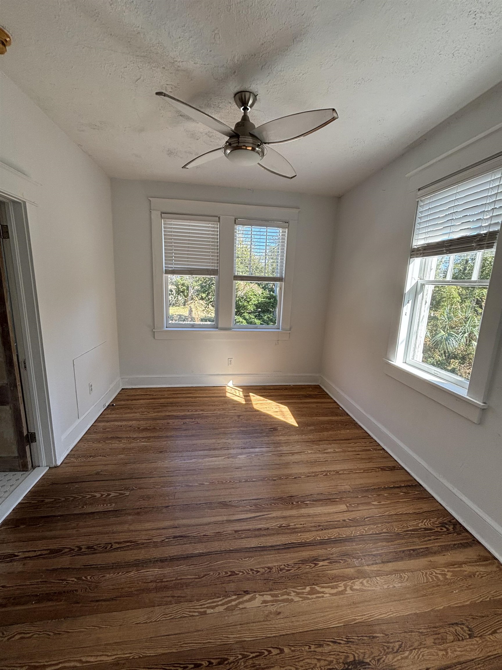 Image 10 of 20 For 50 San Carlos Ave E