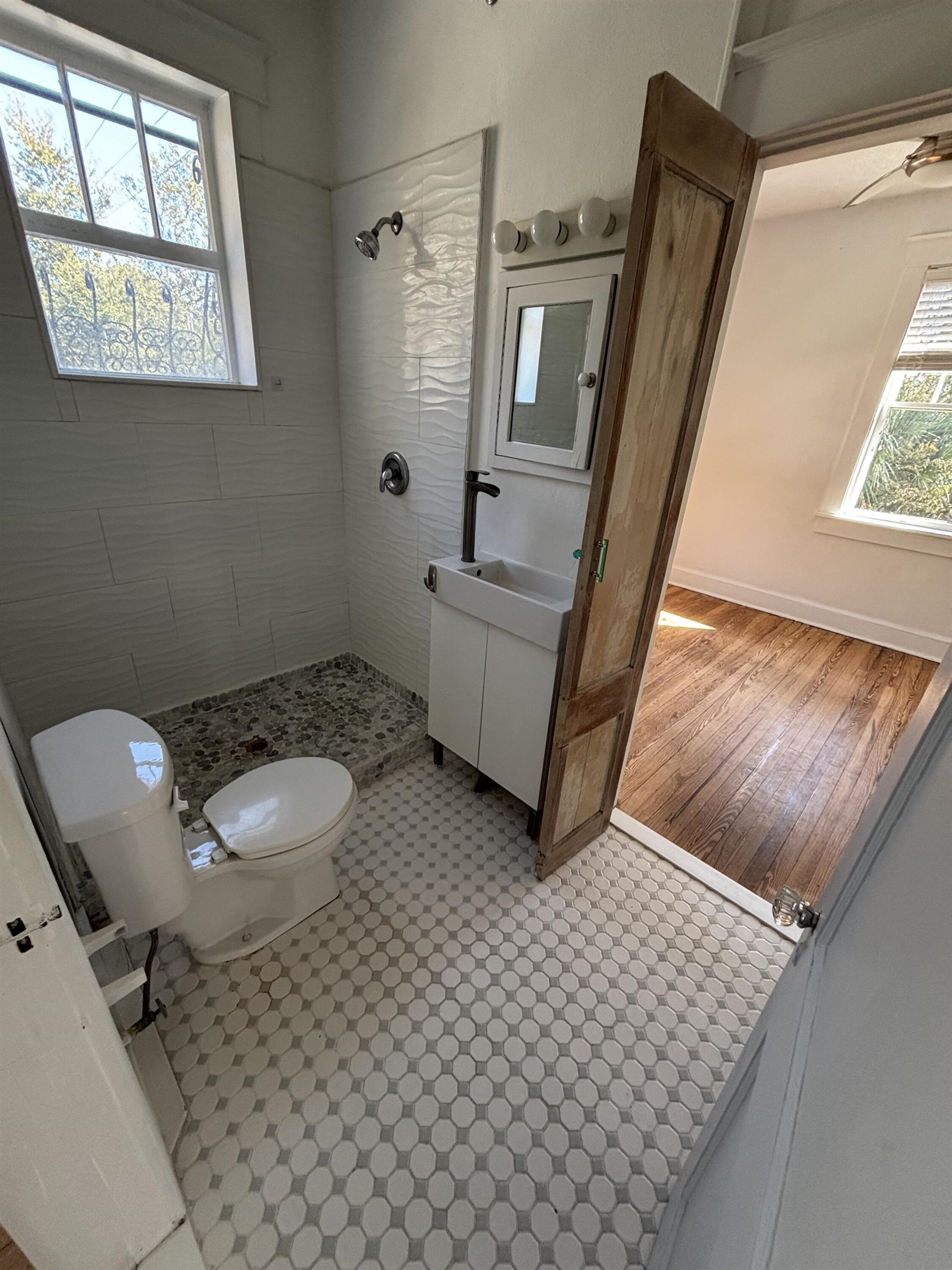 Image 13 of 20 For 50 San Carlos Ave E