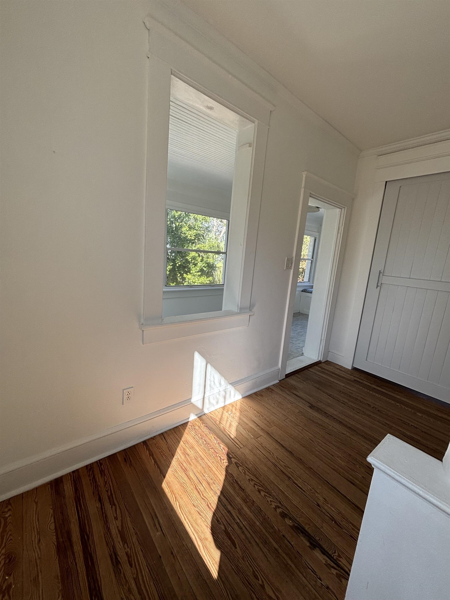 Image 8 of 20 For 50 San Carlos Ave E