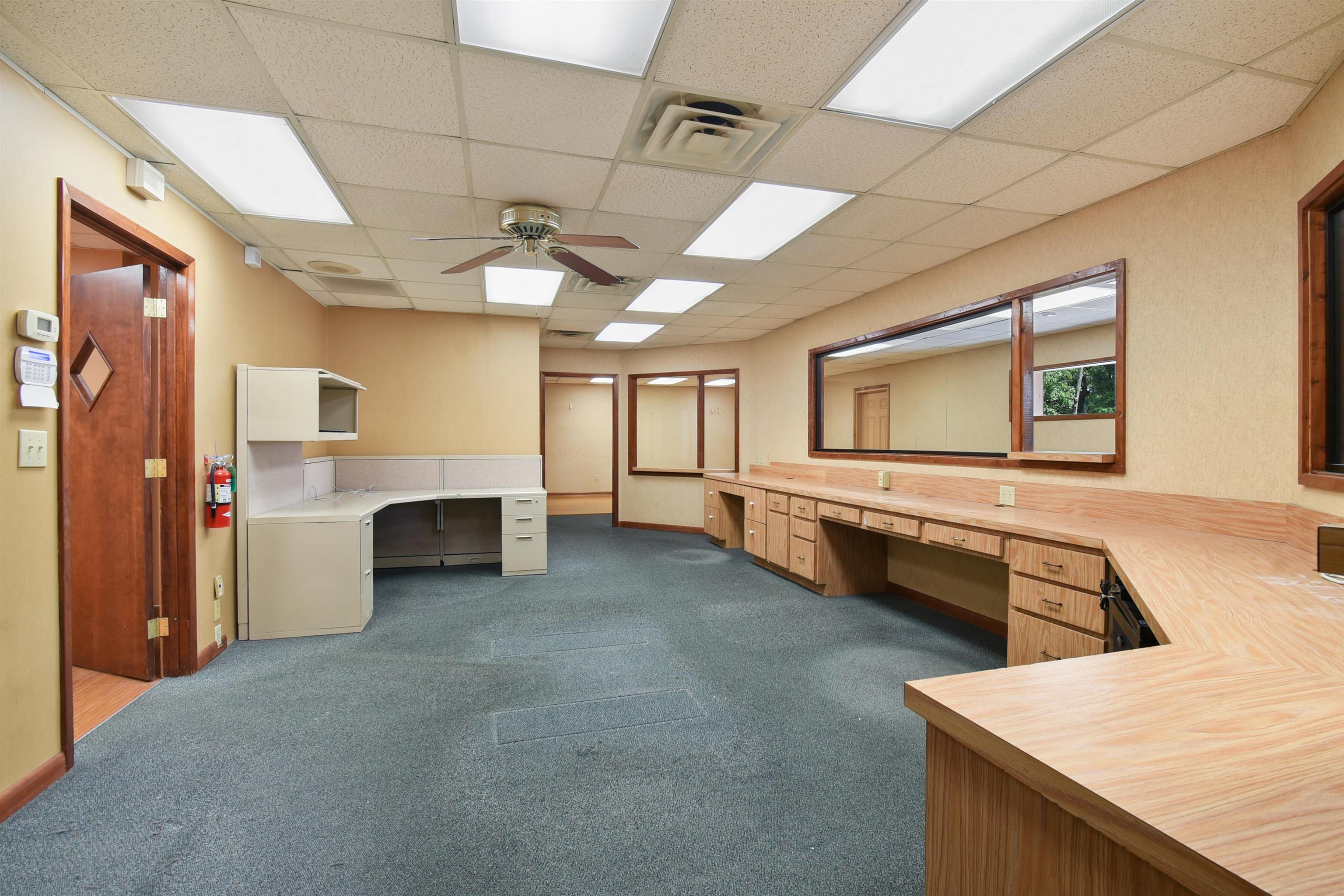 Image 13 of 27 For 953 Lane Ave S