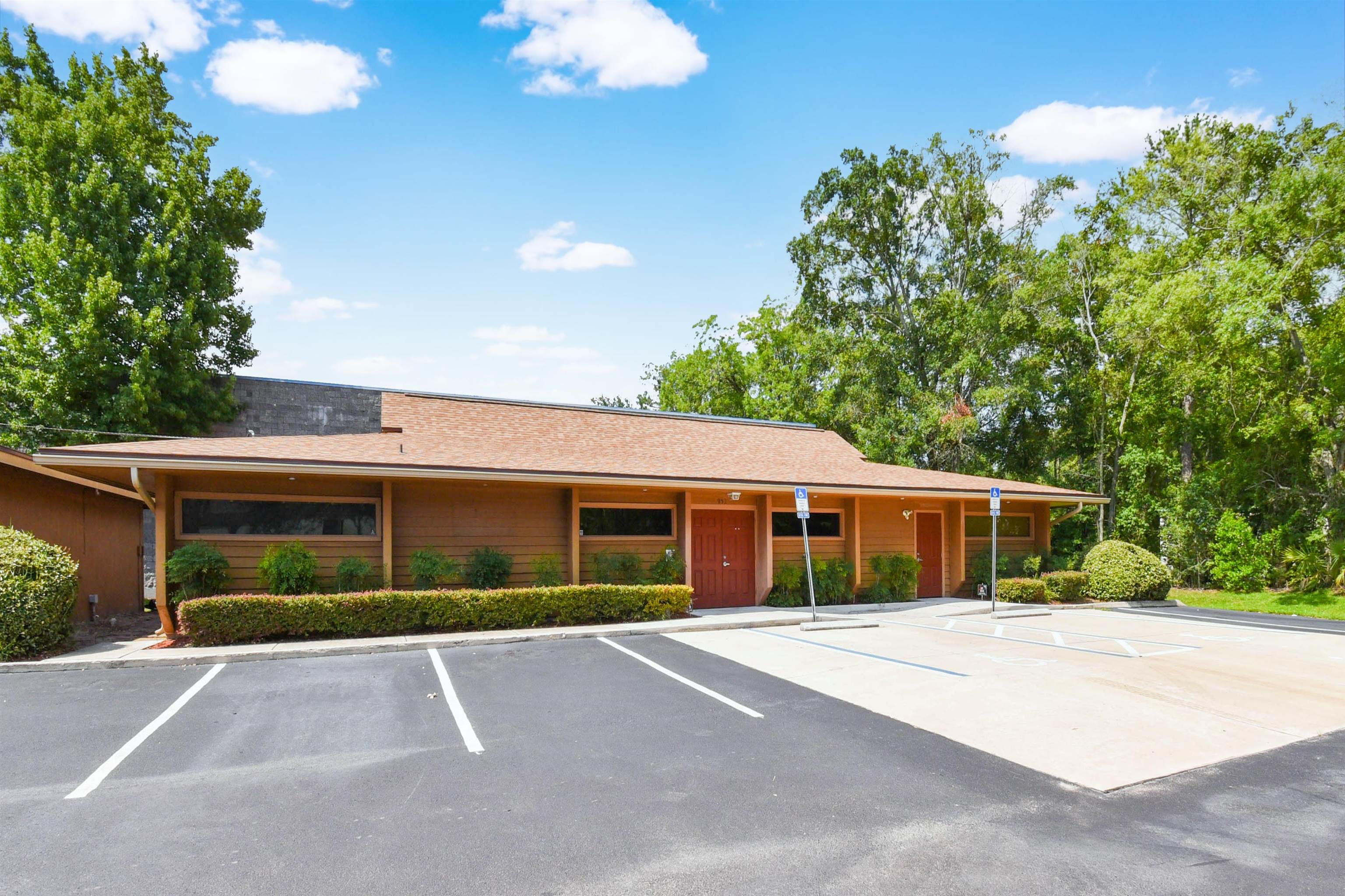 Image 25 of 27 For 953 Lane Ave S