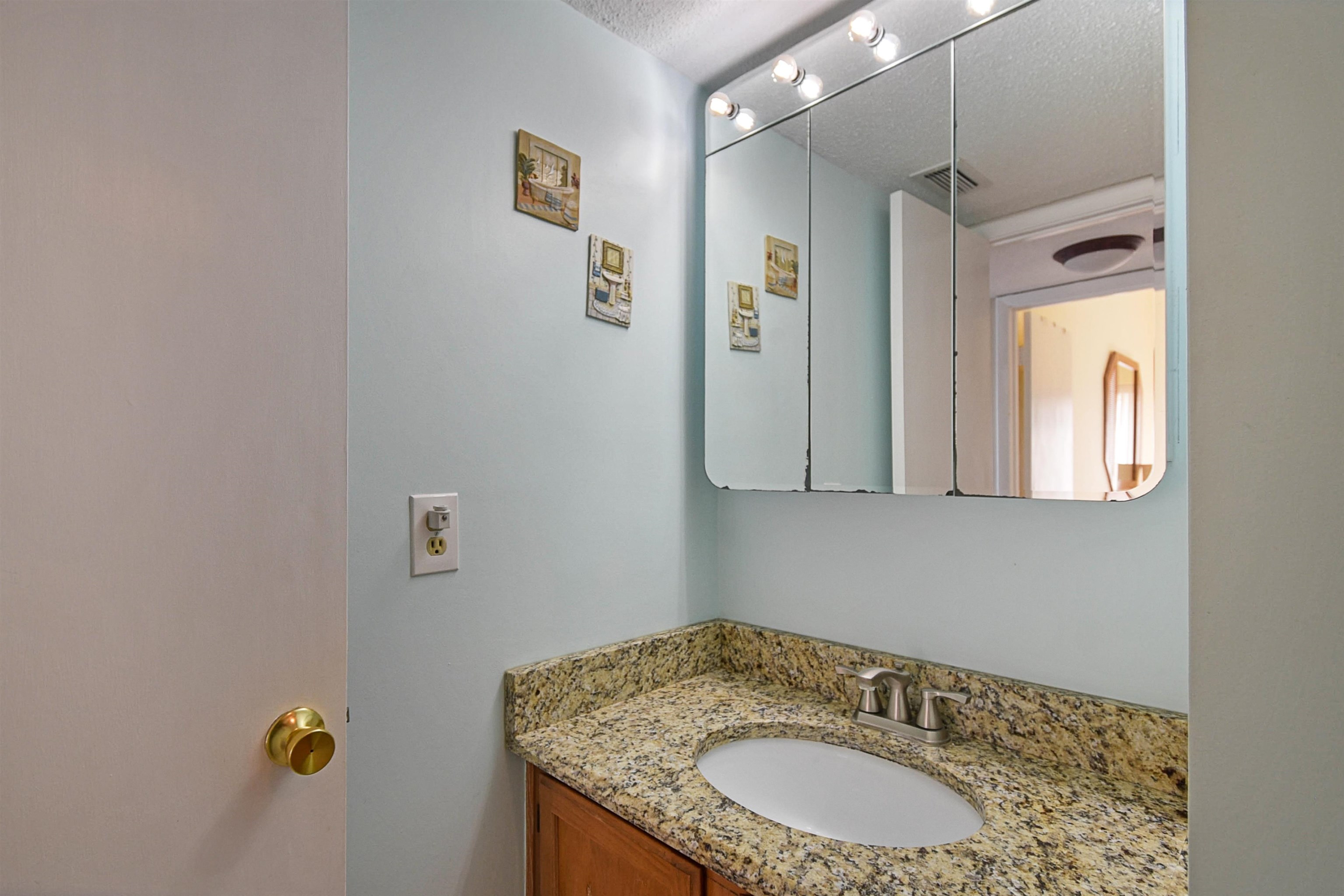 Image 18 of 35 For 6300 A1a South  B3 4th