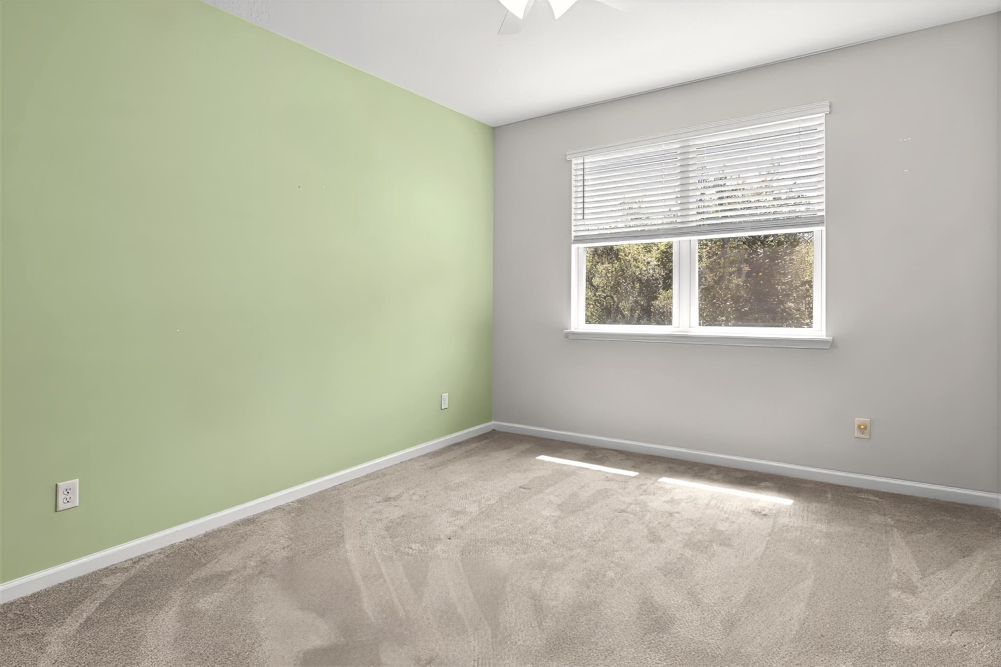 Image 17 of 43 For 77 Leeward Island Dr