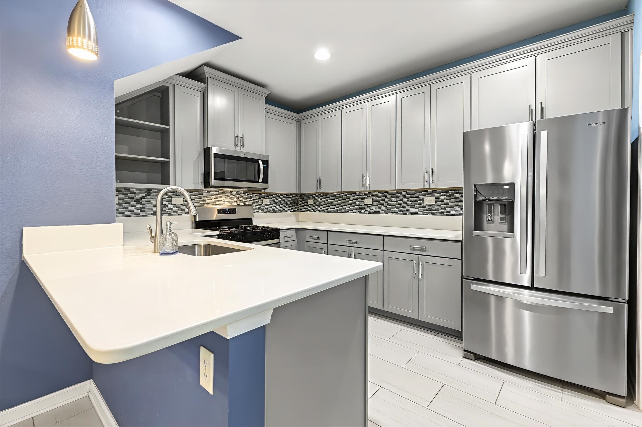 Image 5 of 43 For 77 Leeward Island Dr