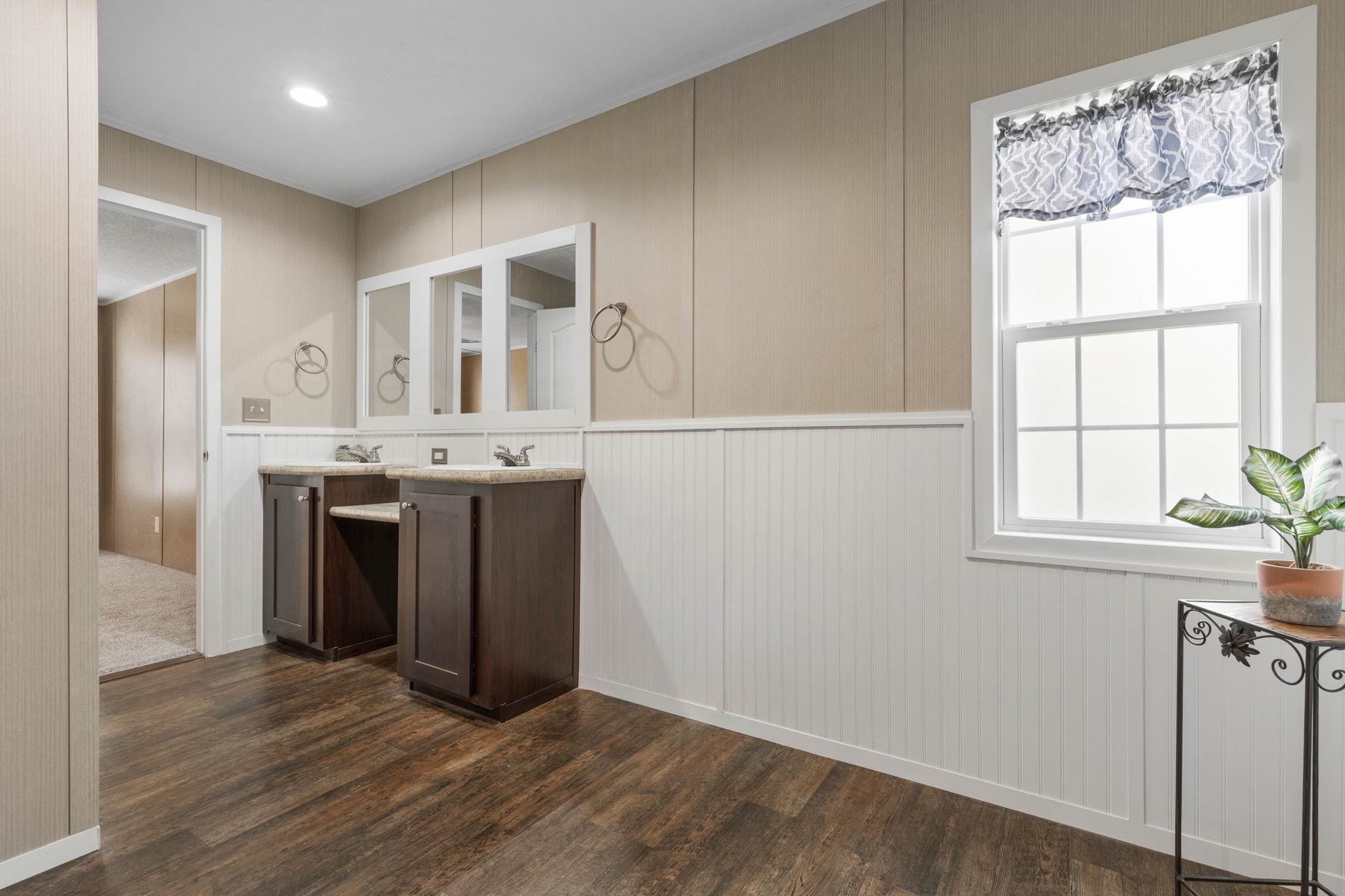 Image 28 of 83 For 5055 Flagler Estates Blvd