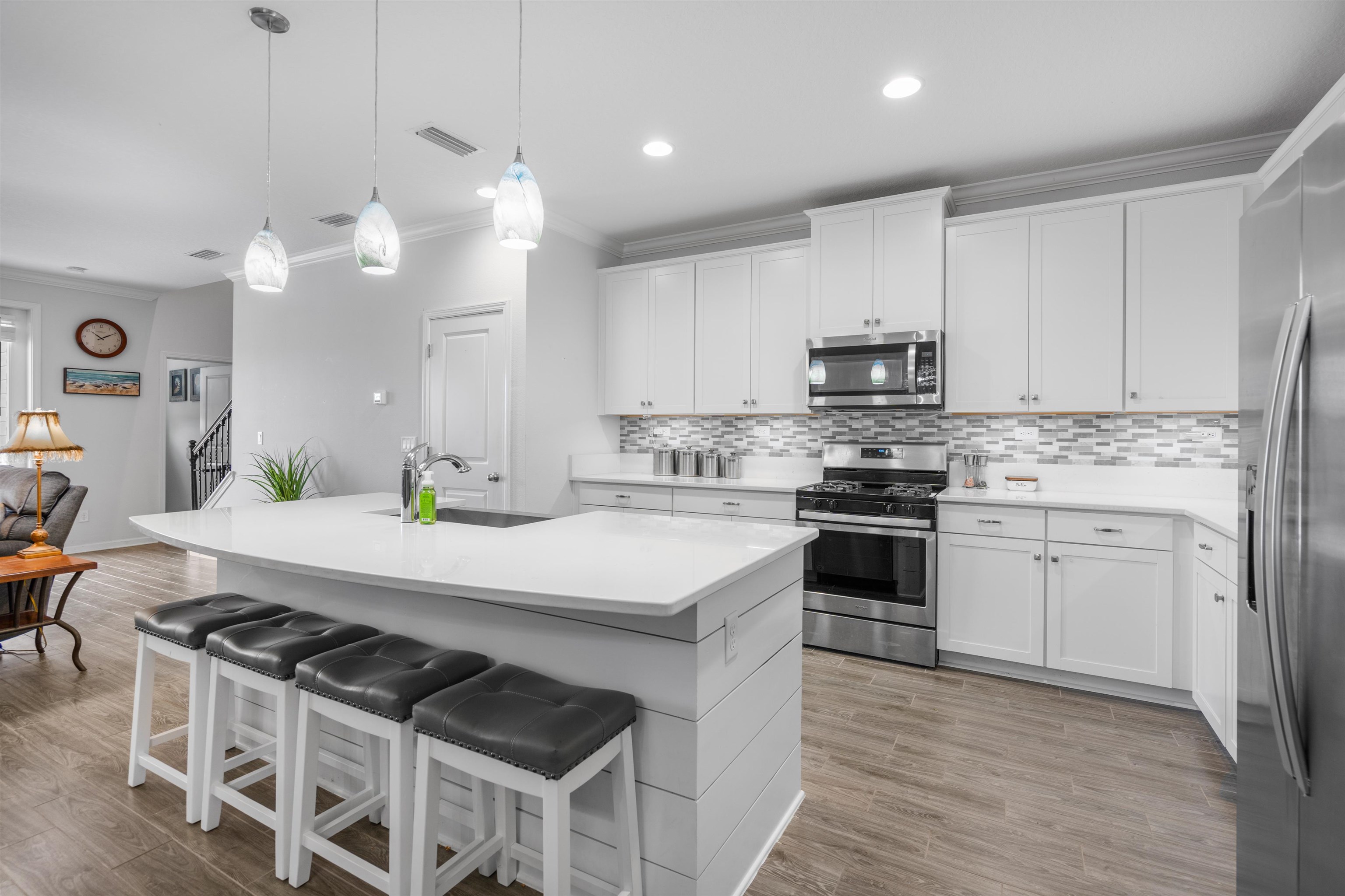 Image 7 of 45 For 56 Leeward Island Dr