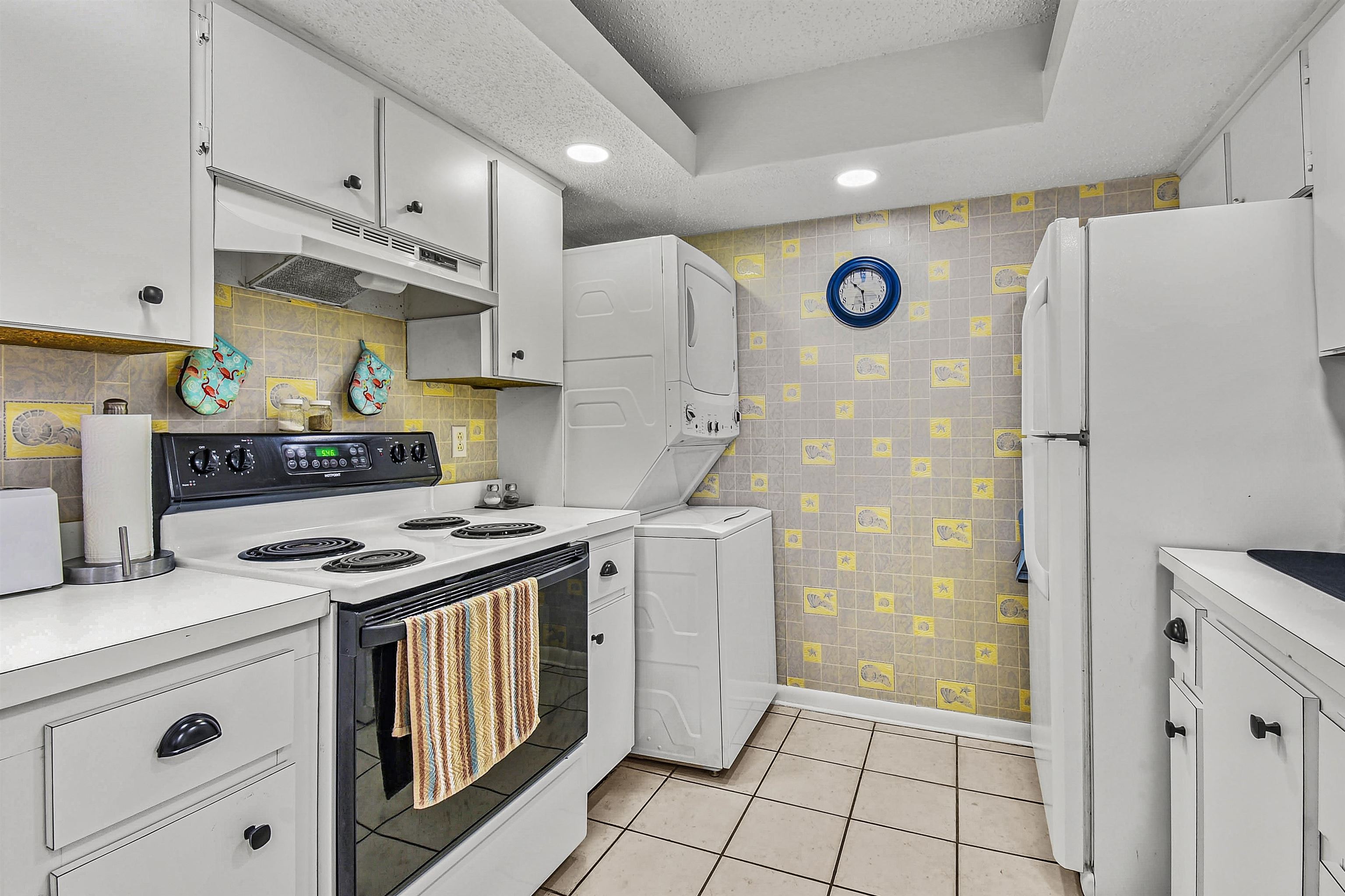 Image 14 of 31 For 2 Dondanville Rd  212