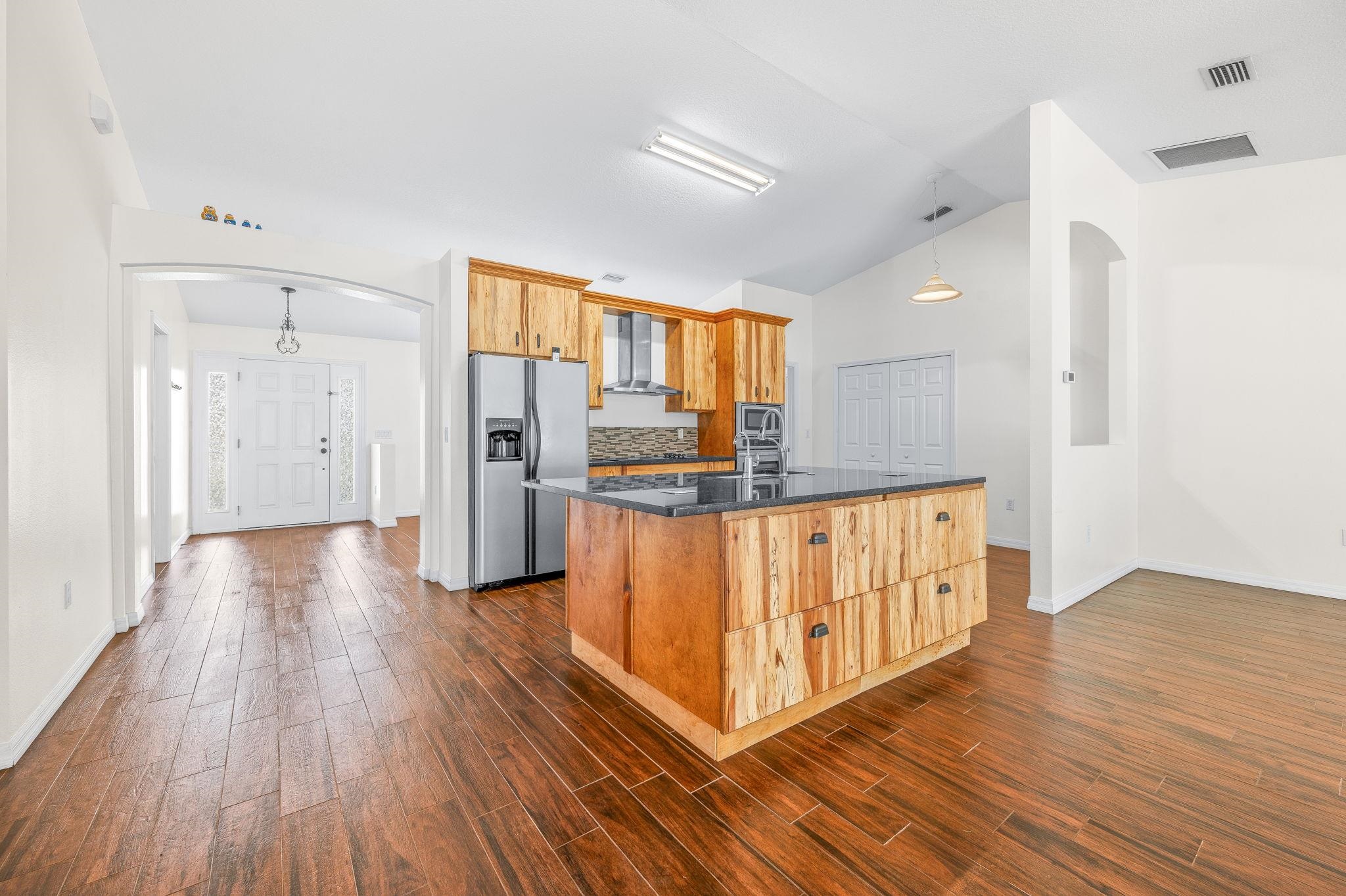 Image 17 of 45 For 17 Porter Lane