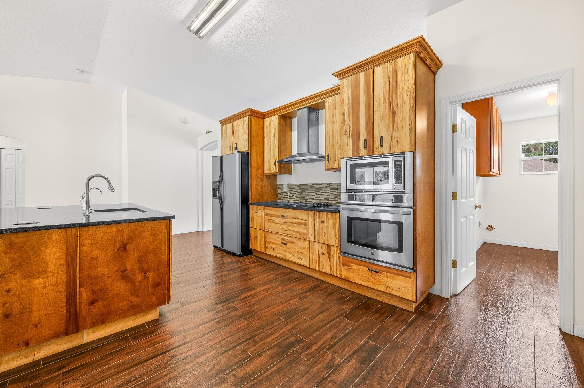 Image 18 of 45 For 17 Porter Lane