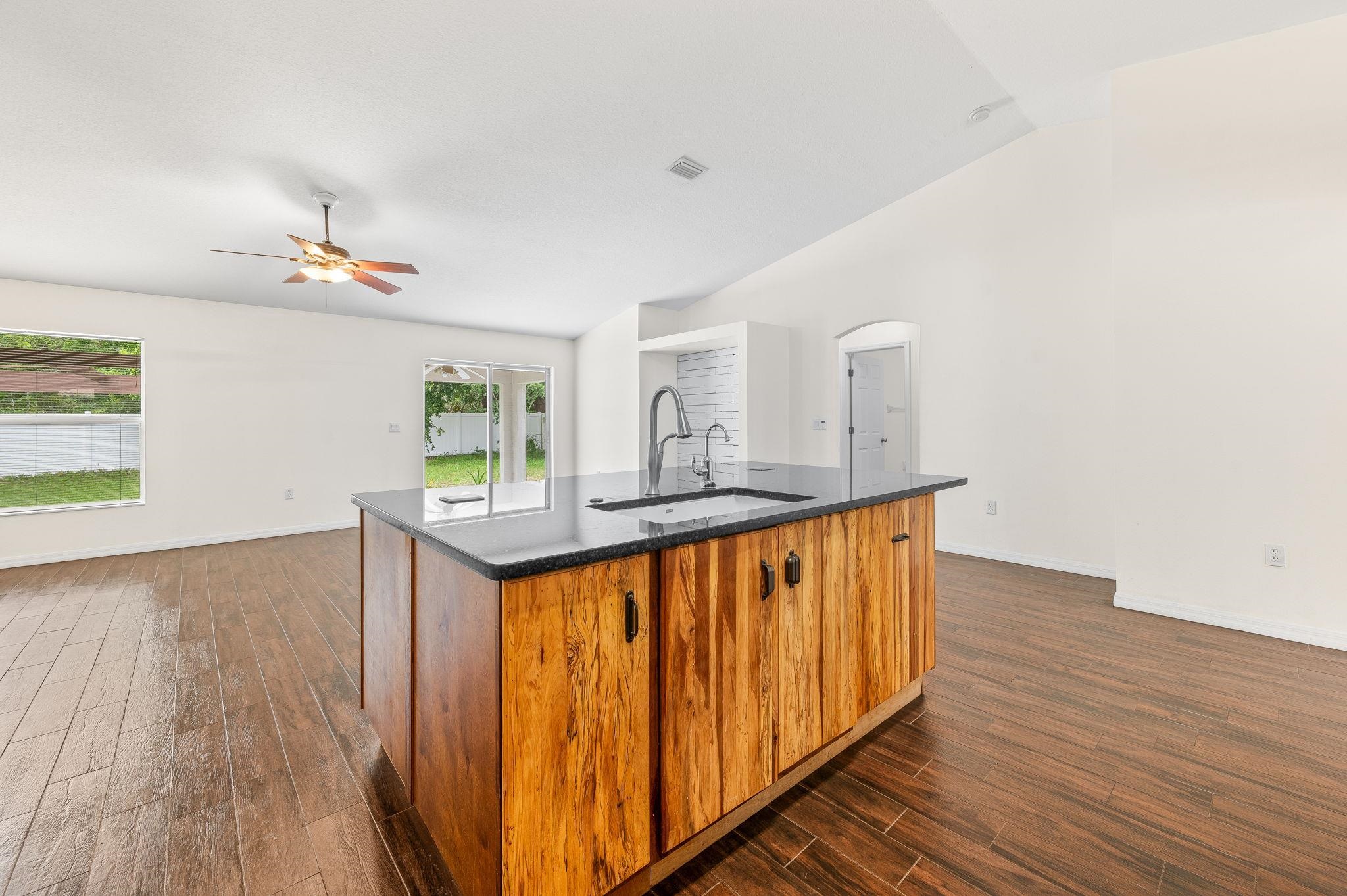 Image 19 of 45 For 17 Porter Lane