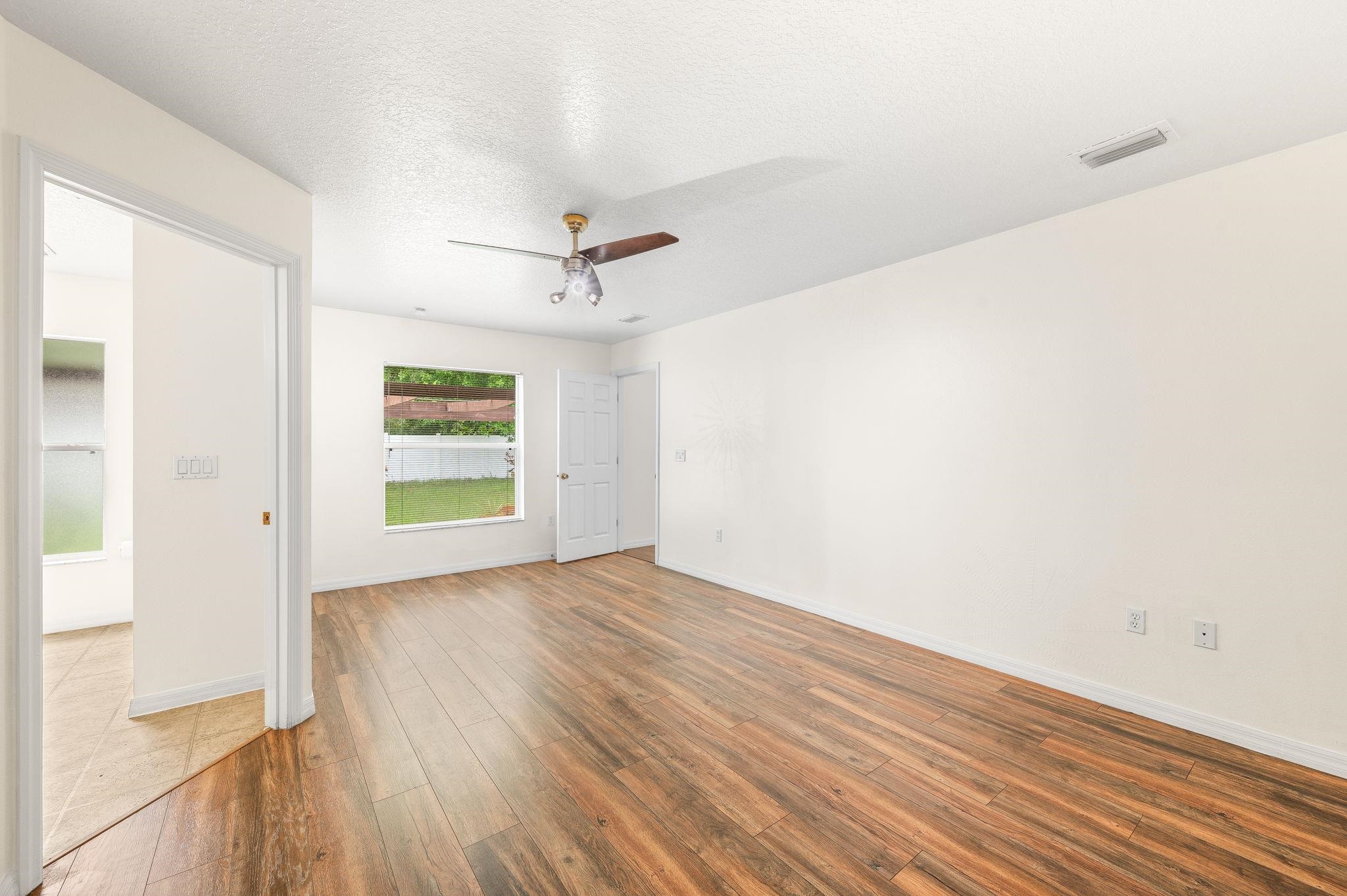 Image 23 of 45 For 17 Porter Lane