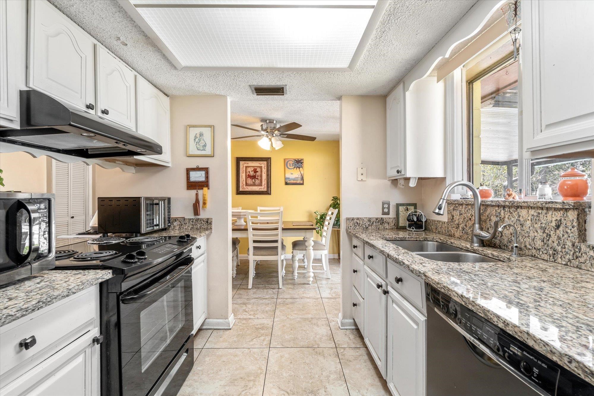 Image 10 of 42 For 322 Palmwood Ct