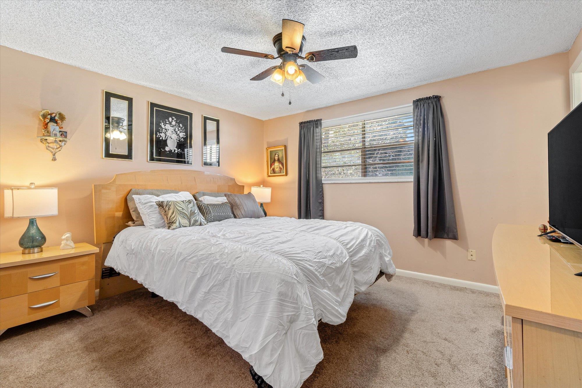 Image 12 of 42 For 322 Palmwood Ct