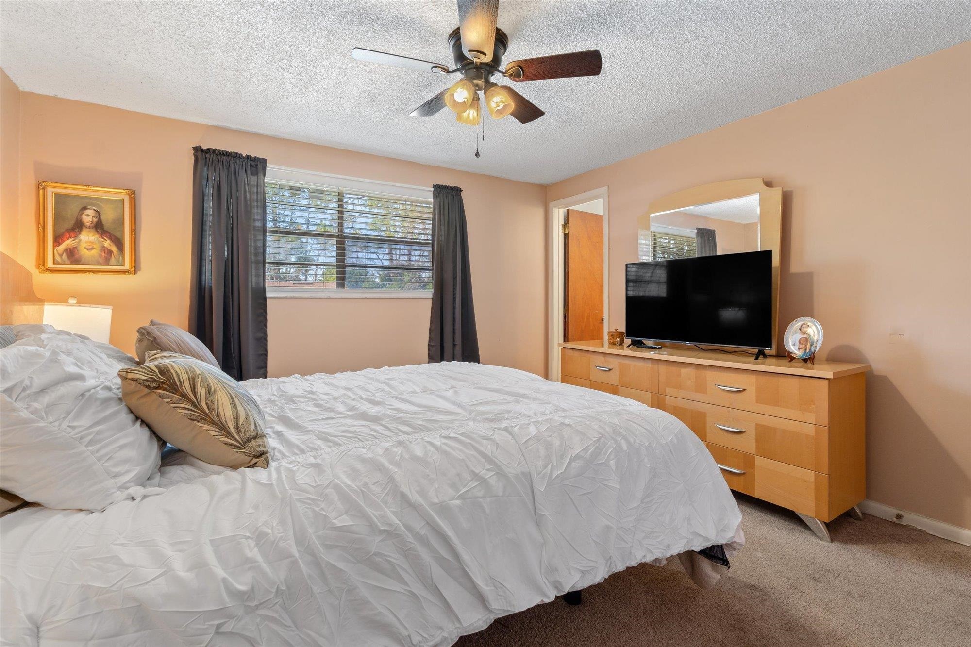 Image 15 of 42 For 322 Palmwood Ct