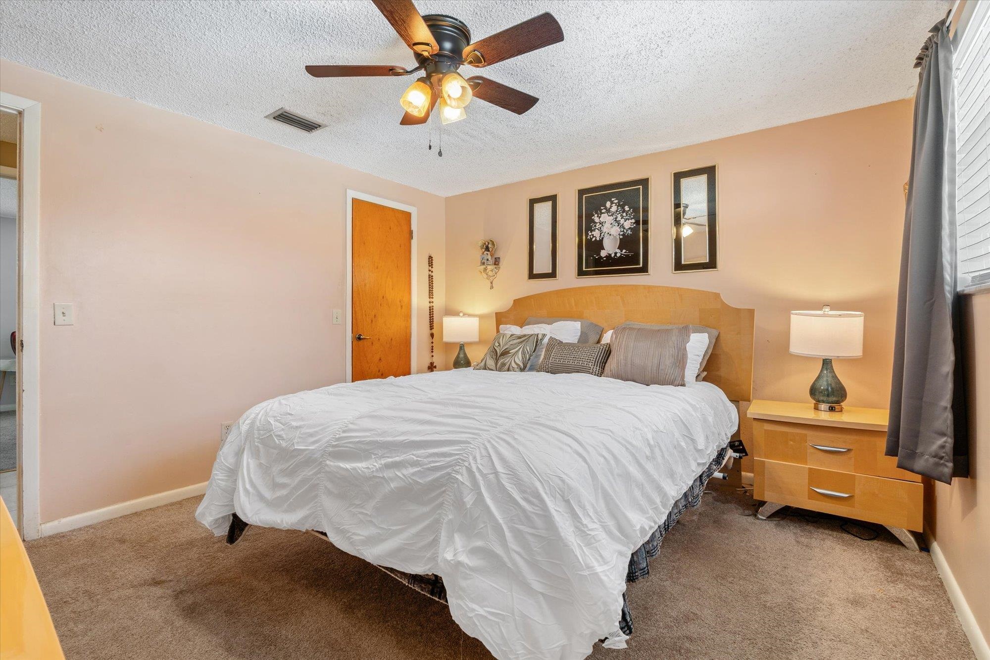 Image 16 of 42 For 322 Palmwood Ct