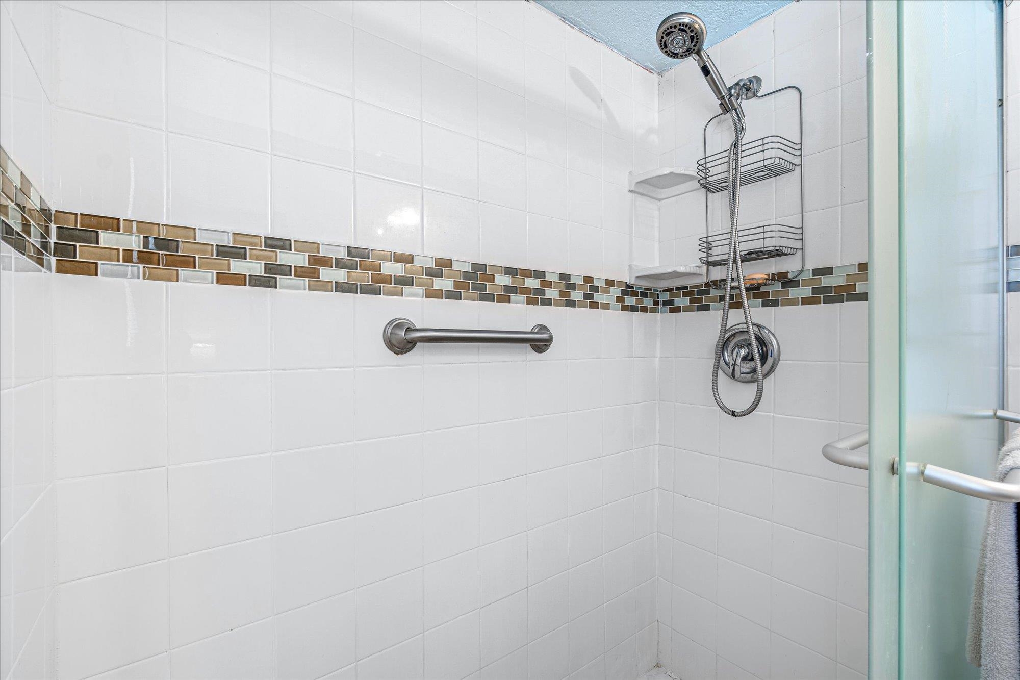 Image 18 of 42 For 322 Palmwood Ct