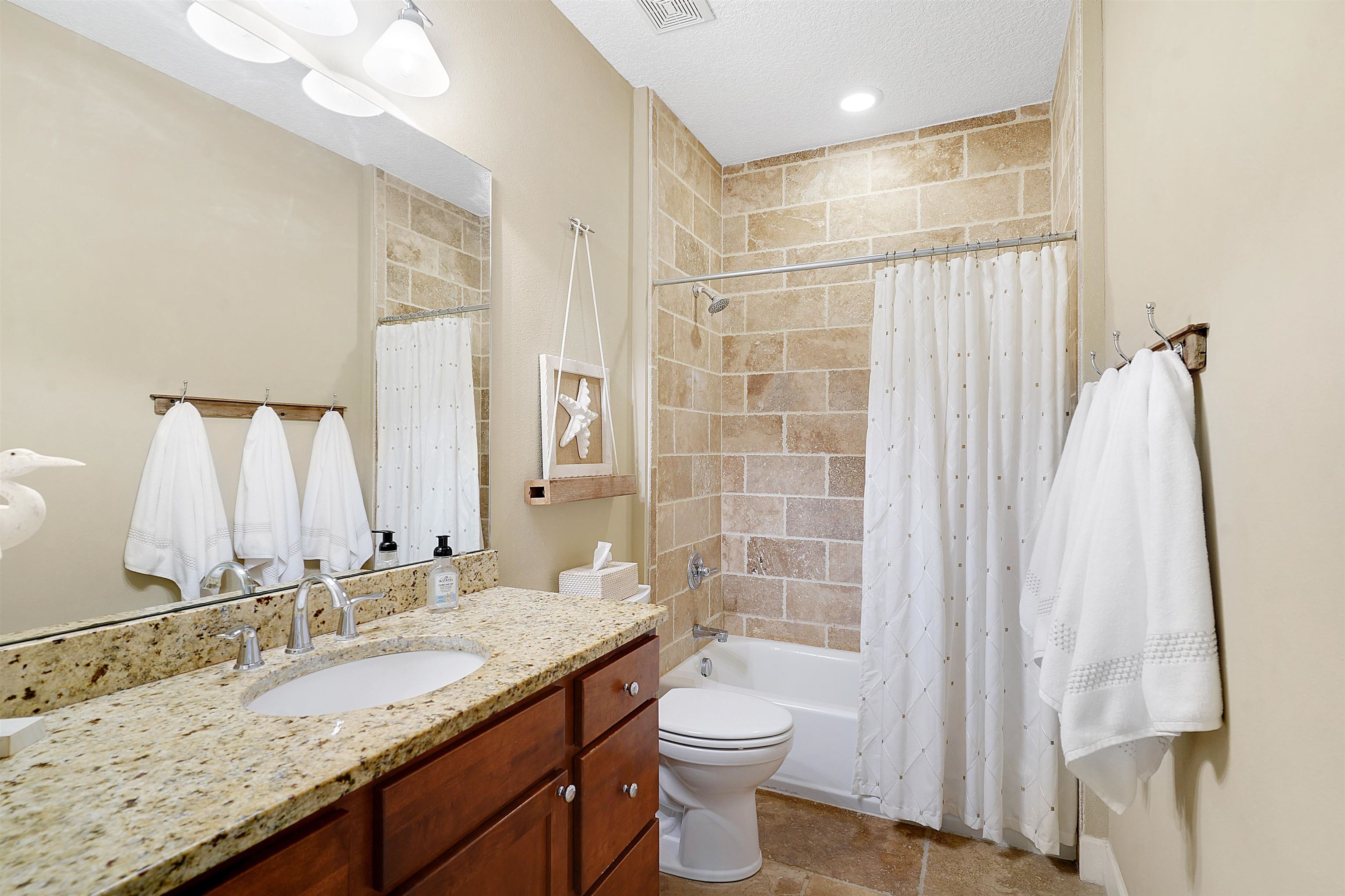 Image 32 of 54 For 248 Pizarro Rd