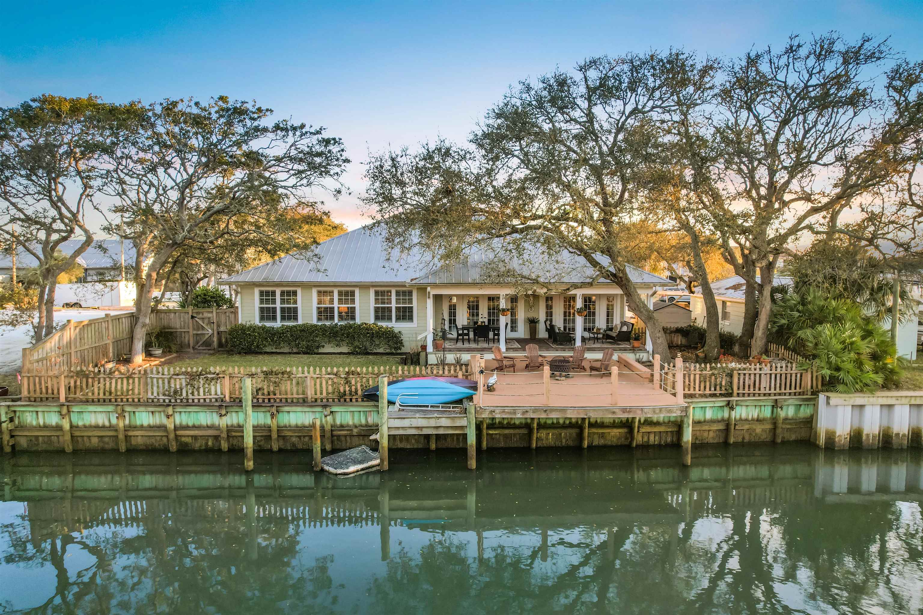 Image 4 of 54 For 248 Pizarro Rd