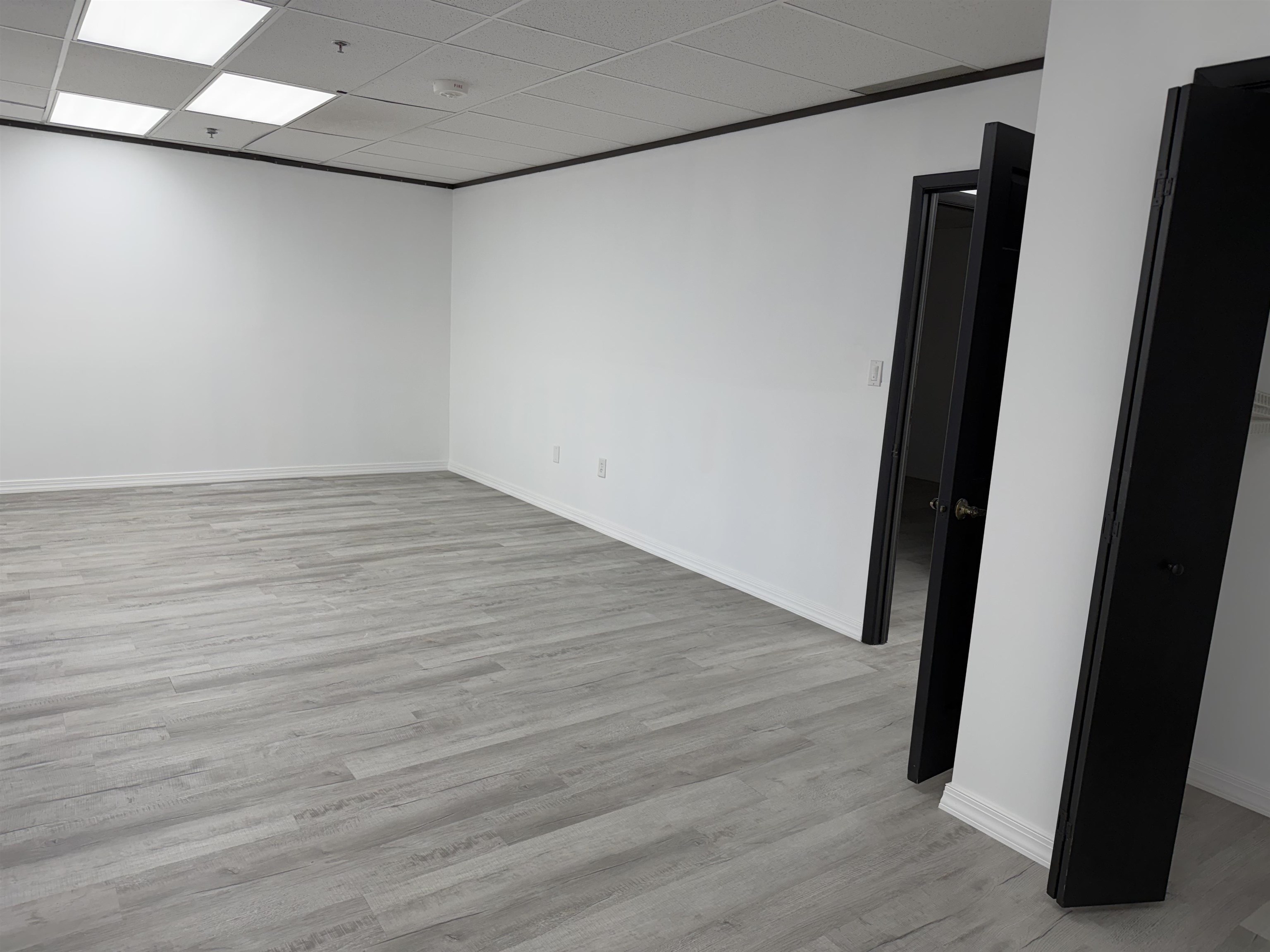 Image 6 of 12 For 233 Bay St E 606