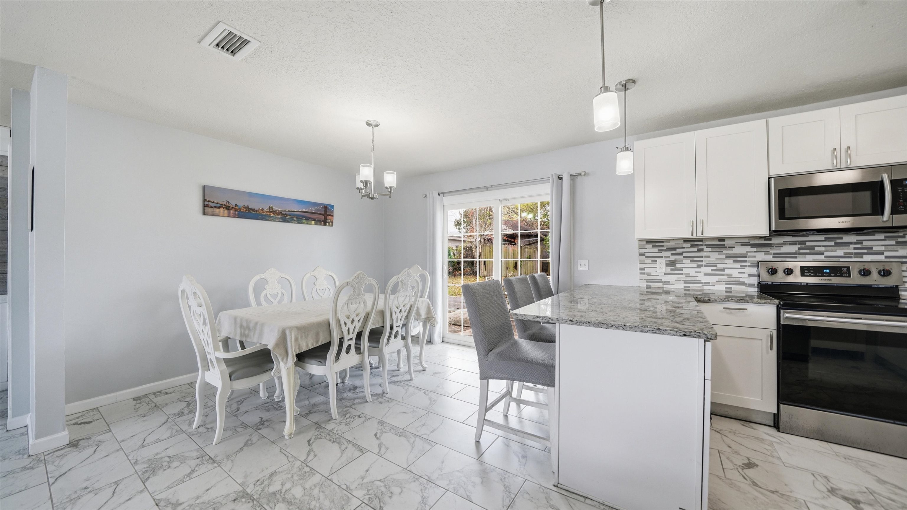 Image 11 of 37 For 10977 Delago Dr