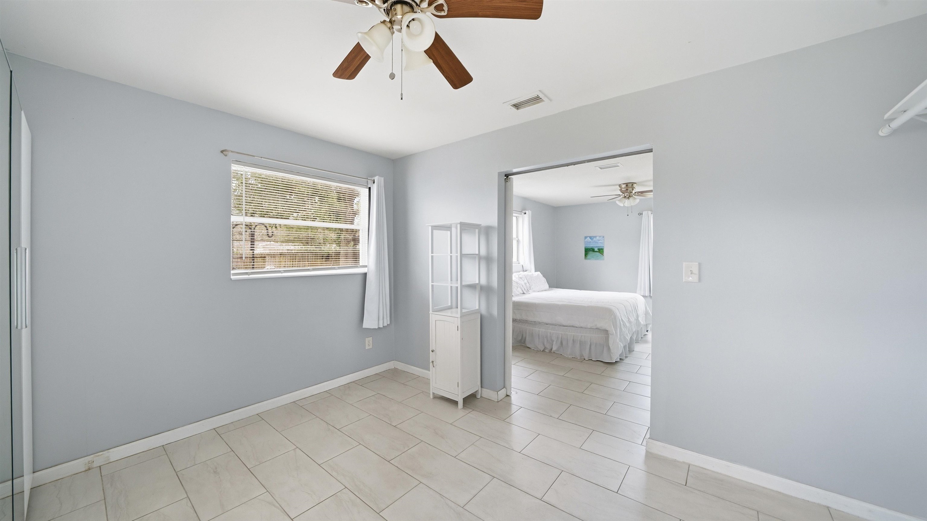 Image 15 of 37 For 10977 Delago Dr