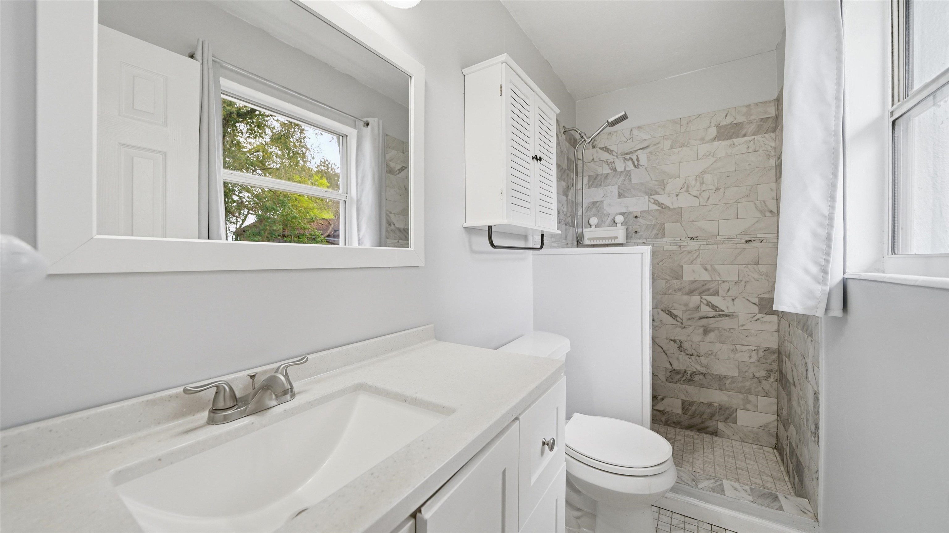 Image 16 of 37 For 10977 Delago Dr