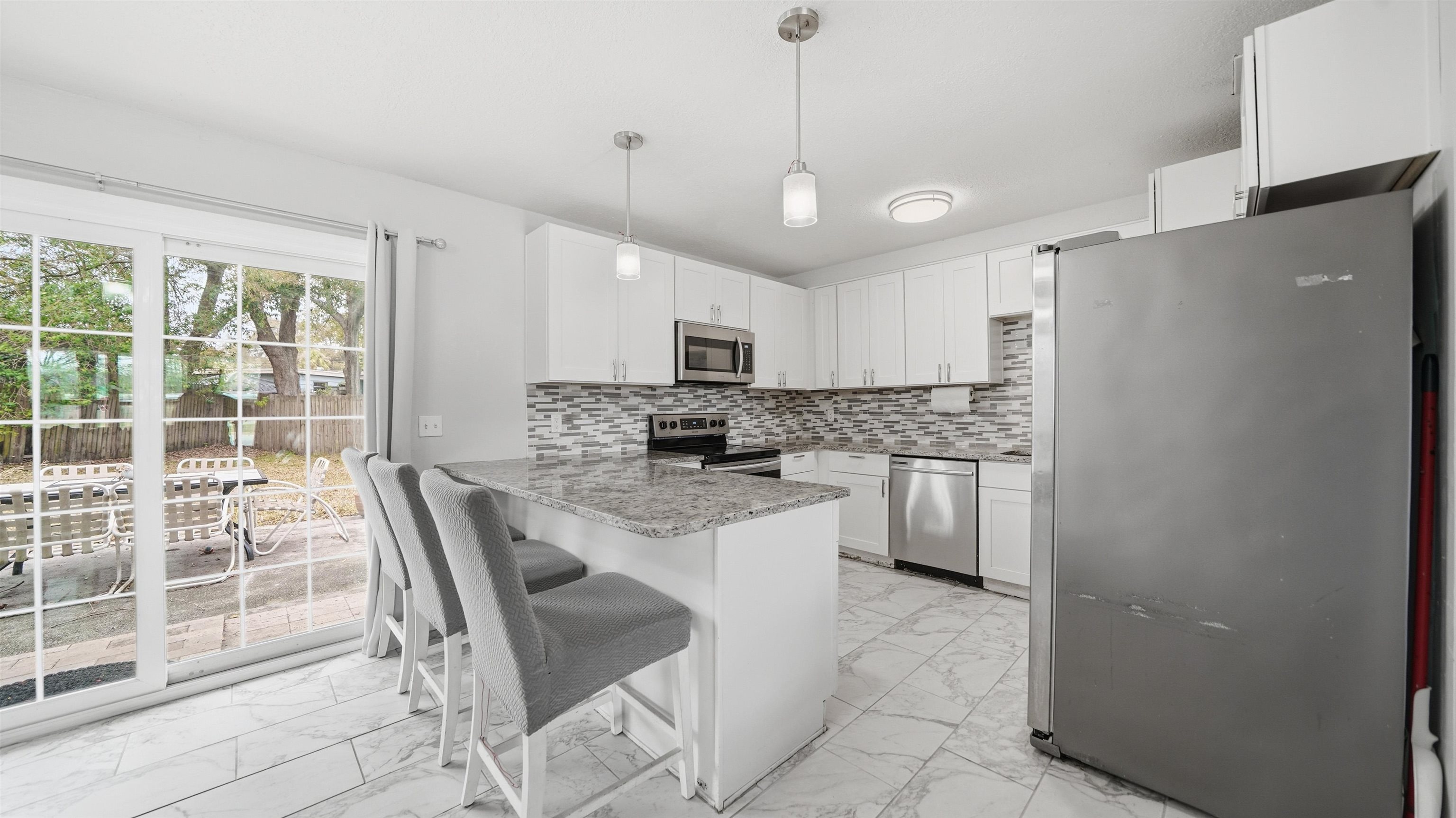 Image 7 of 37 For 10977 Delago Dr