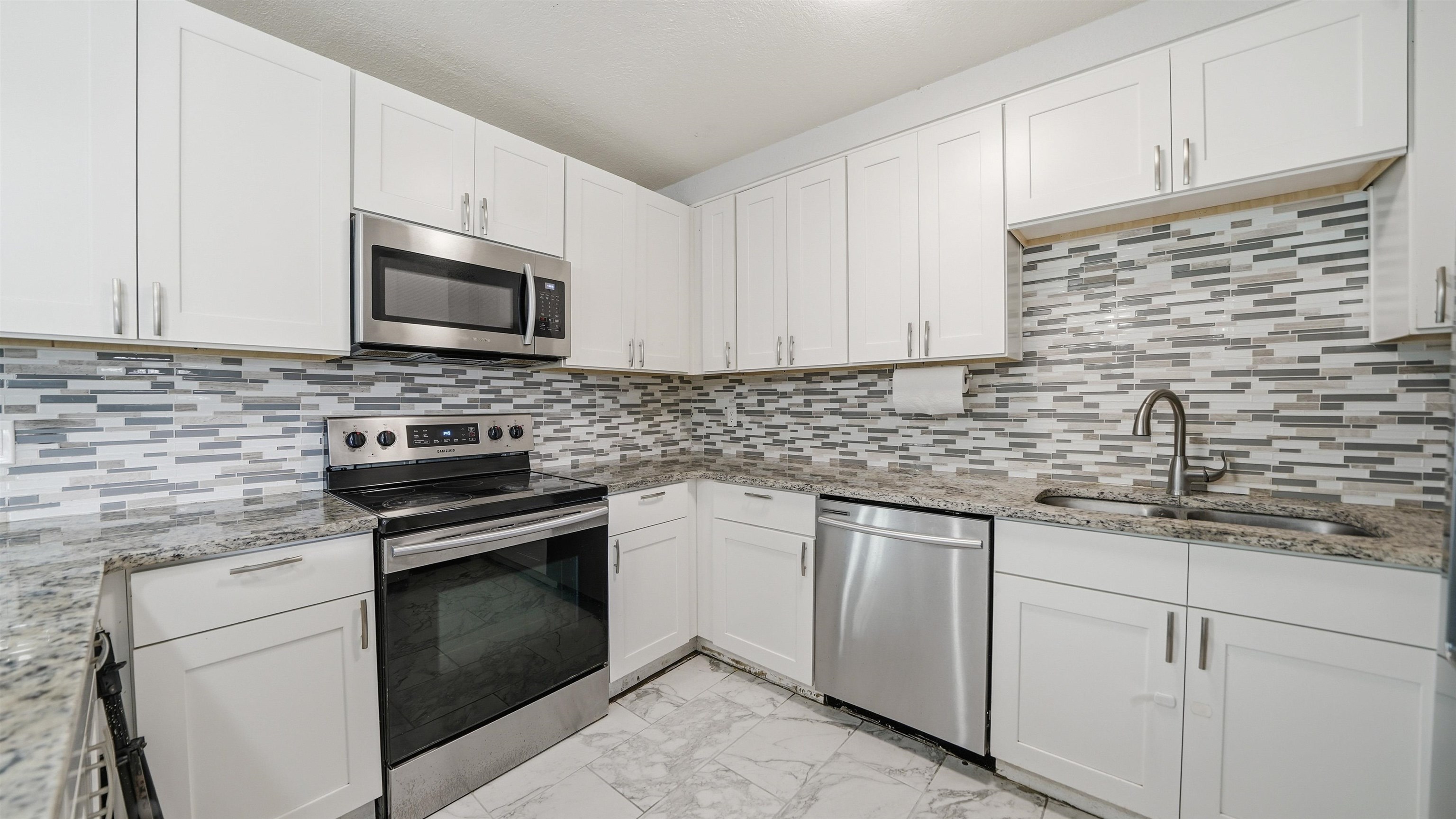 Image 8 of 37 For 10977 Delago Dr